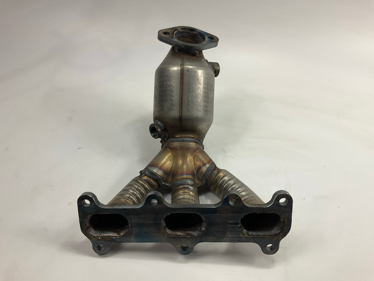 Bosal 099-1306 Front Exhaust Manifold Catalytic Converter For Hyundai 2.5 2.7 V6