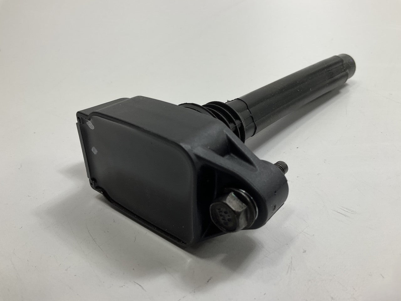 Bosch 00400 / 0221504032 Ignition Coil