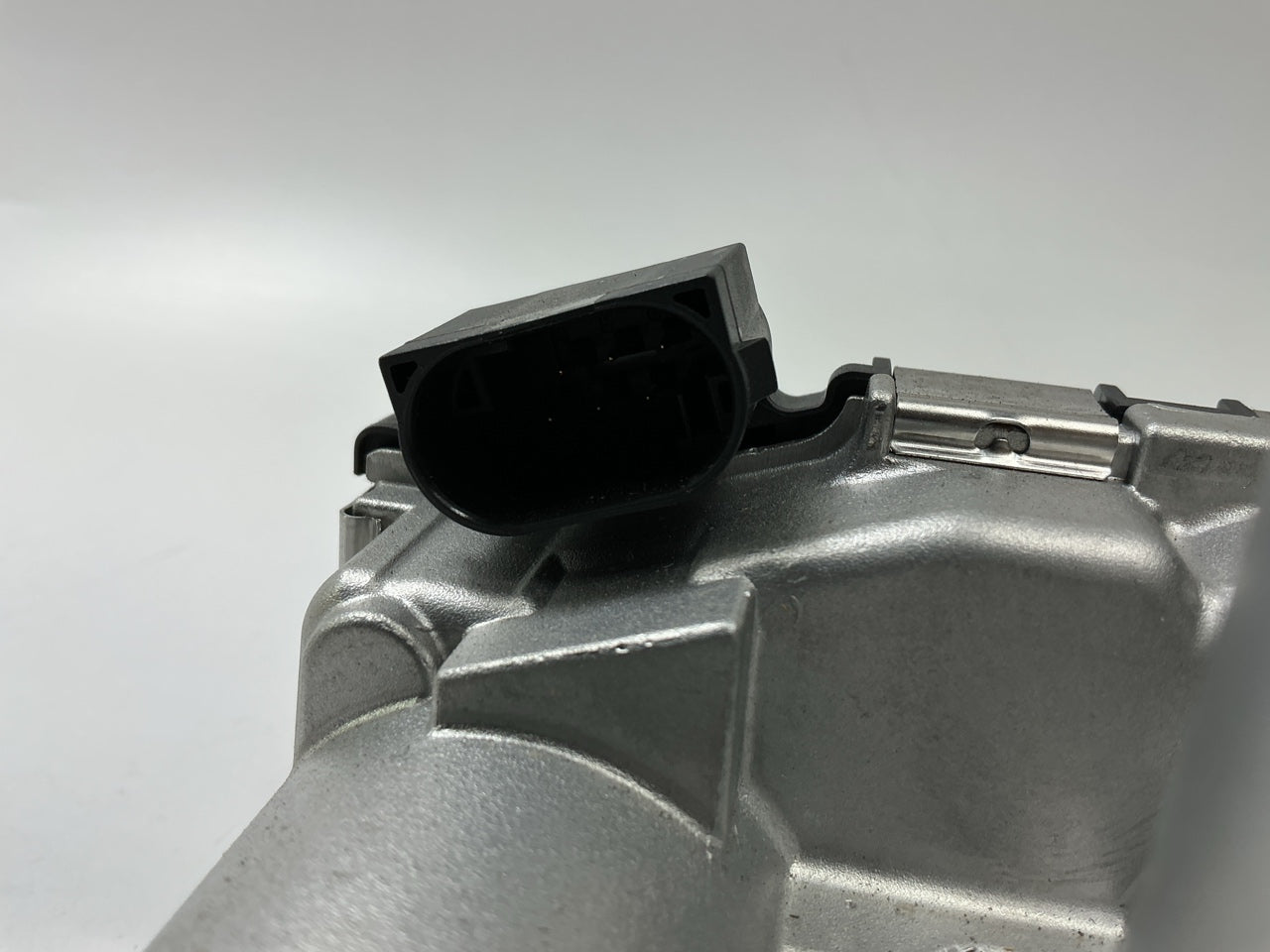 NEW OEM Ford 1U1L-9E979-BA Electronic Throttle Body Bosch Fuel Injection 40mm