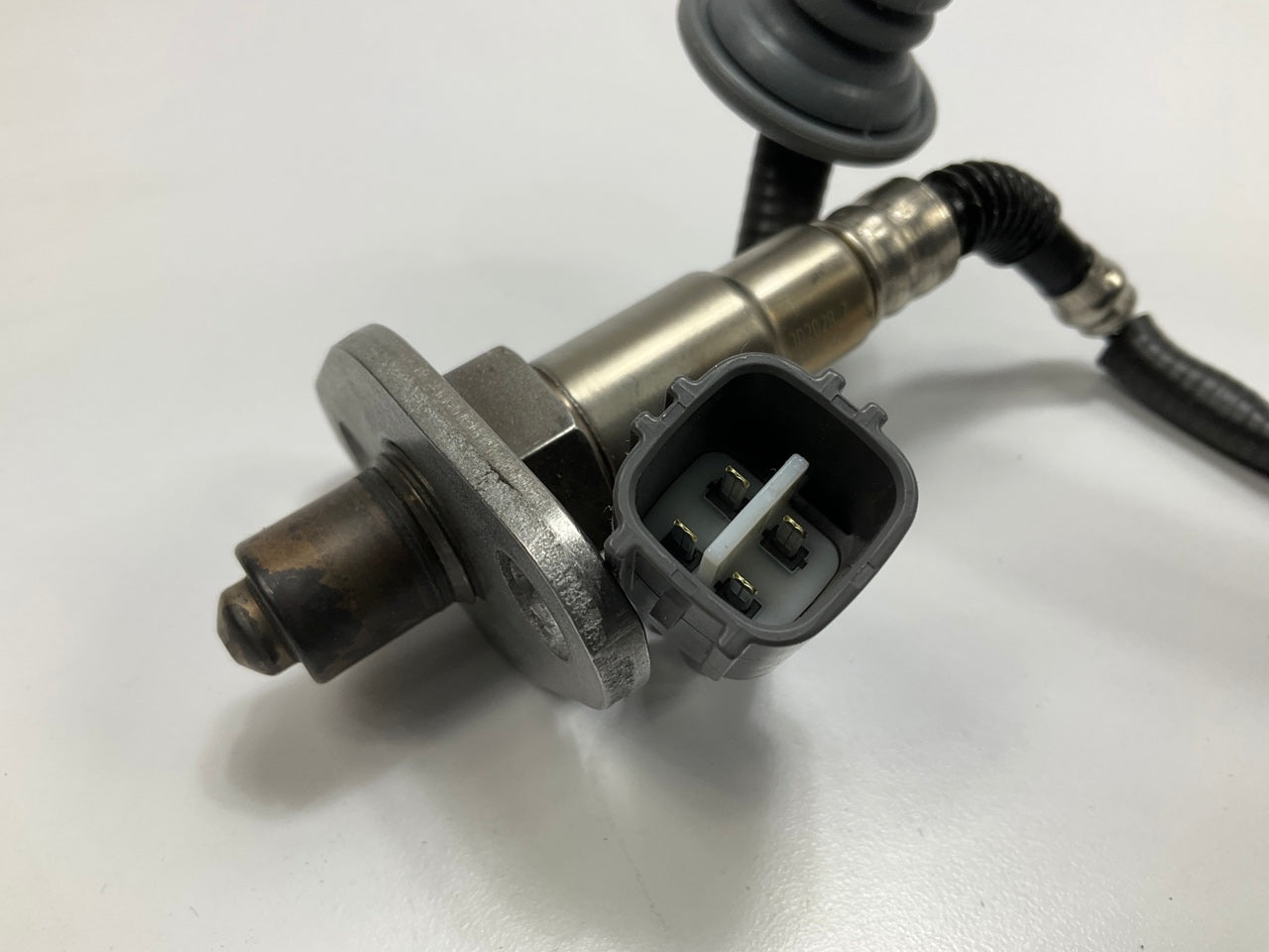 NO HARDWARE - Bosch 13338 Oxygen O2 Sensor