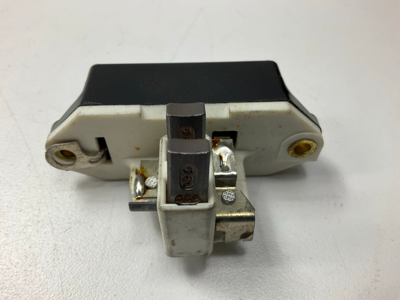 Bosch 30062 Internal Voltage Regulator