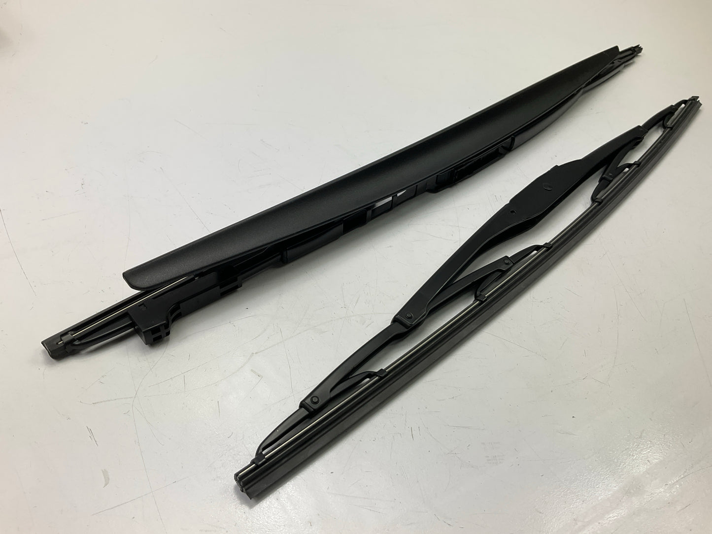 Bosch 3397001394 Windshield Wiper Blade Set 23'' & 20'' Wiper Blades