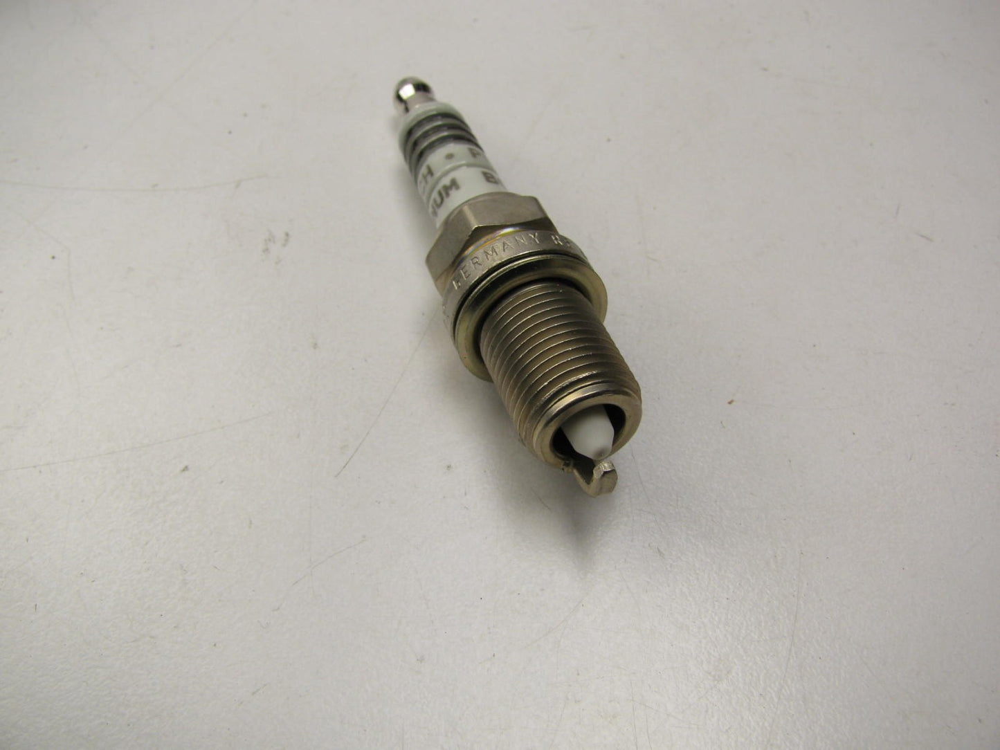 (4) Bosch 4201 Platinum Spark Plugs  FR7DPX