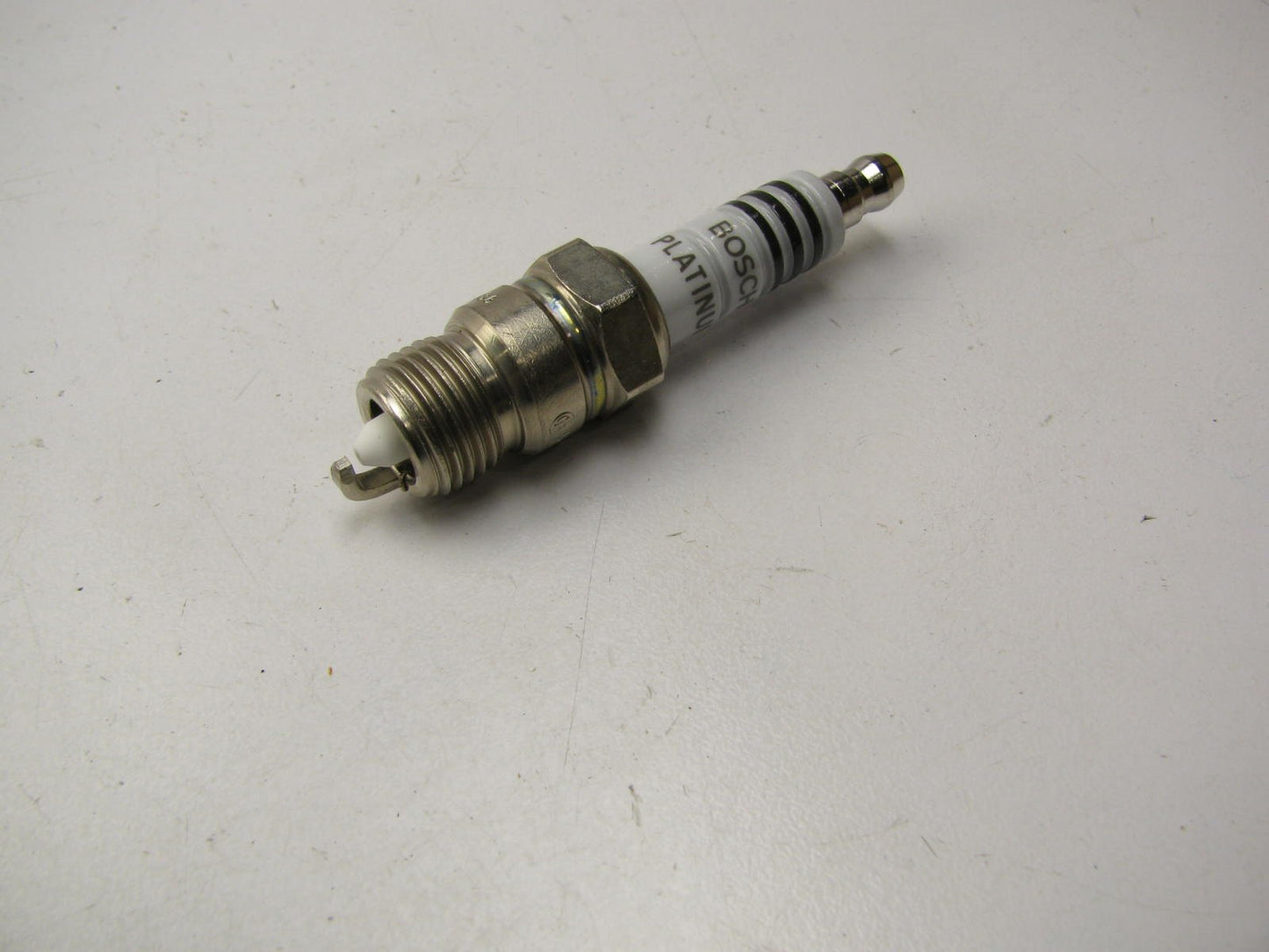 (4) Bosch 4207 PLATINUM Spark Plugs