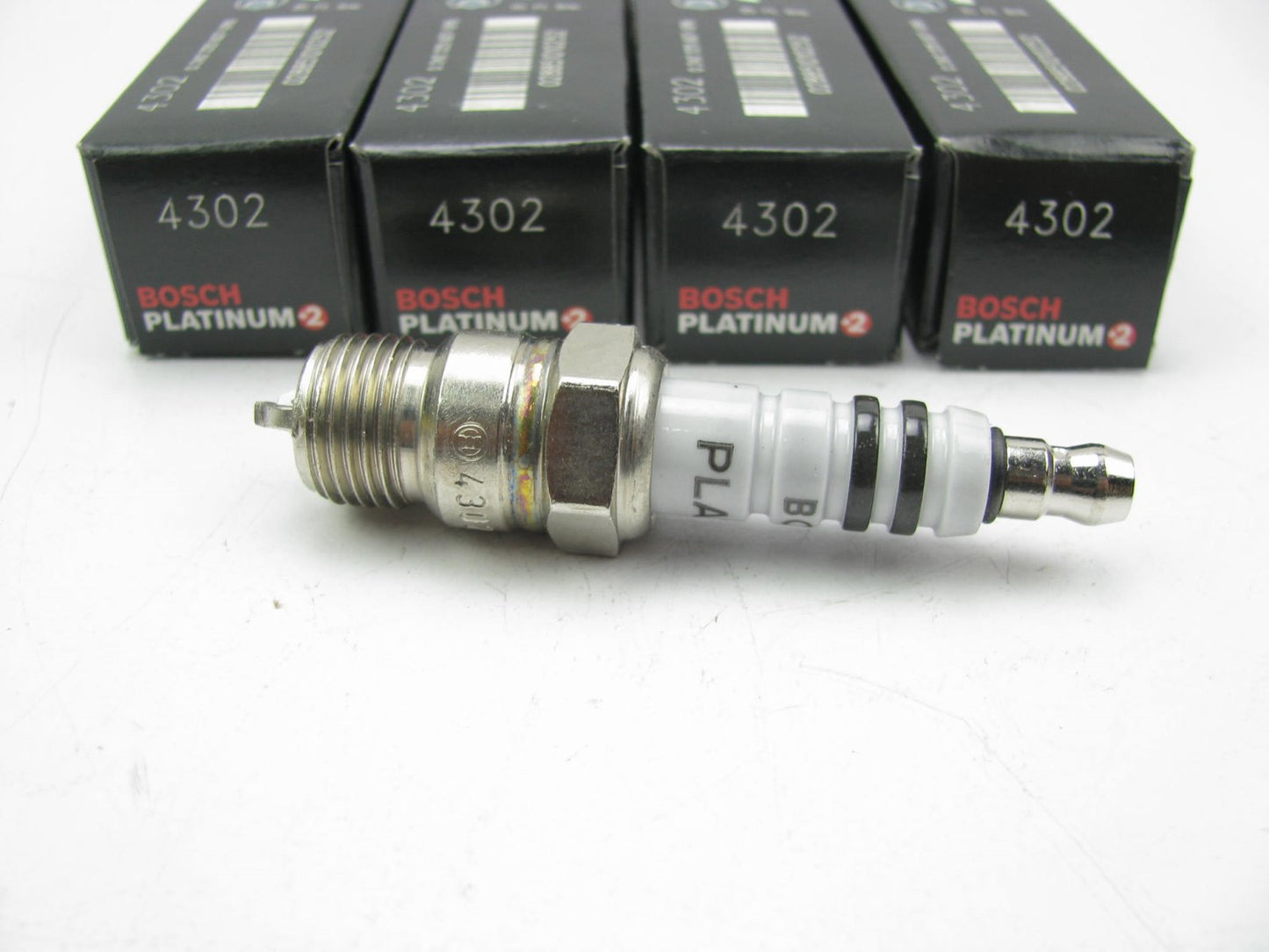 (4) Bosch 4302 Platnium +2 Spark Plugs
