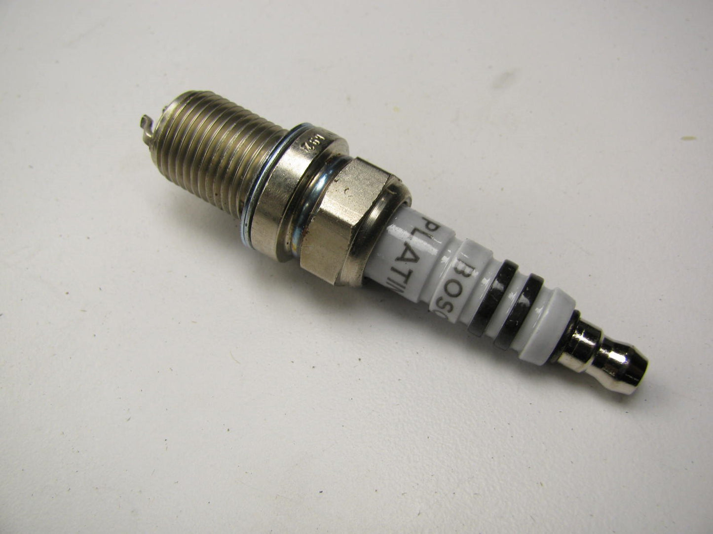(4) Bosch 4303 PLATINUM PLUS +2 Spark Plugs