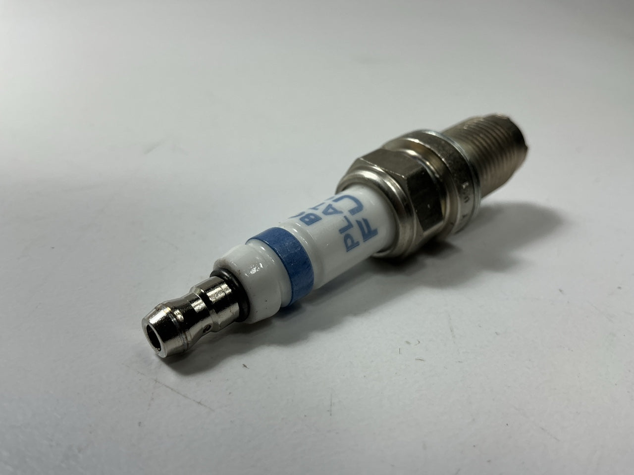 (4) Bosch 4508 Platinum IR Fusion Ignition Spark Plugs