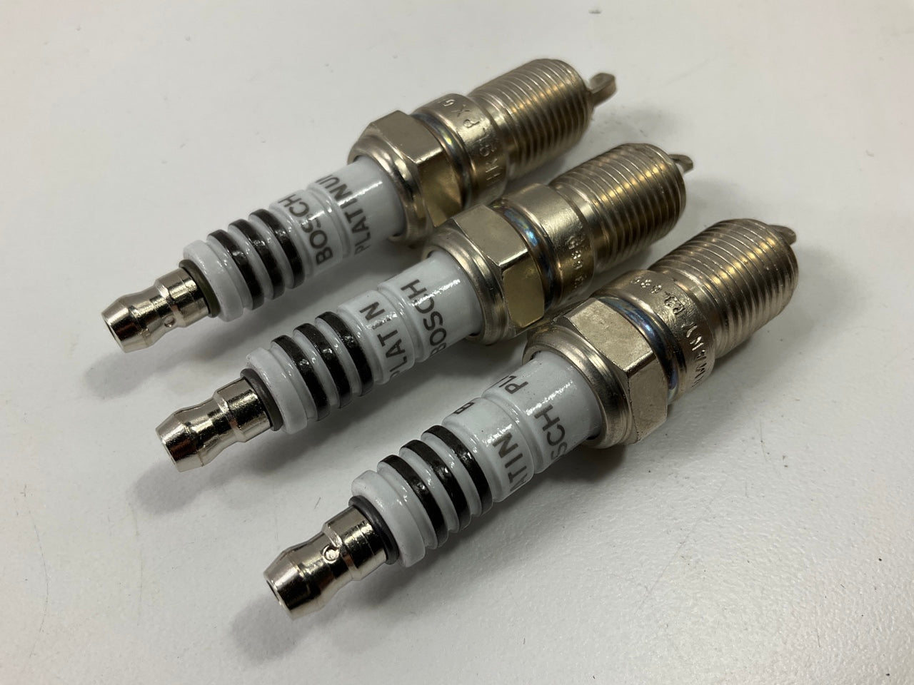(8) Bosch 6213 PLATINUM Spark Plugs