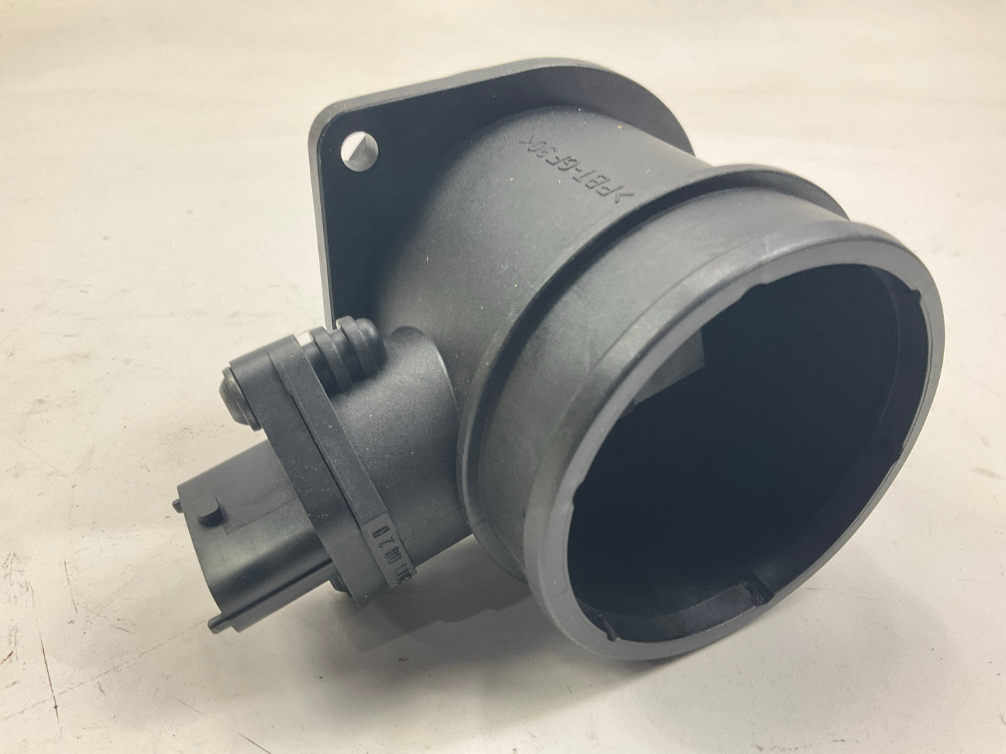 NEW GENUINE OEM Bosch 63132 / 0280218121 MAF Mass Air Flow Sensor