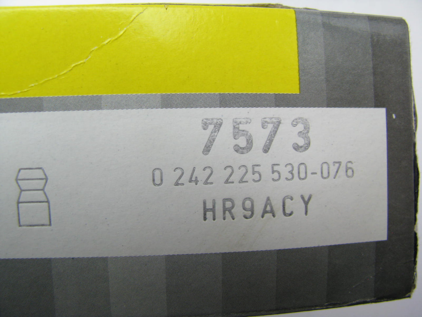 (10) Bosch 7573 Super Ignition Spark Plugs - 0424225530-076 HR9ACY