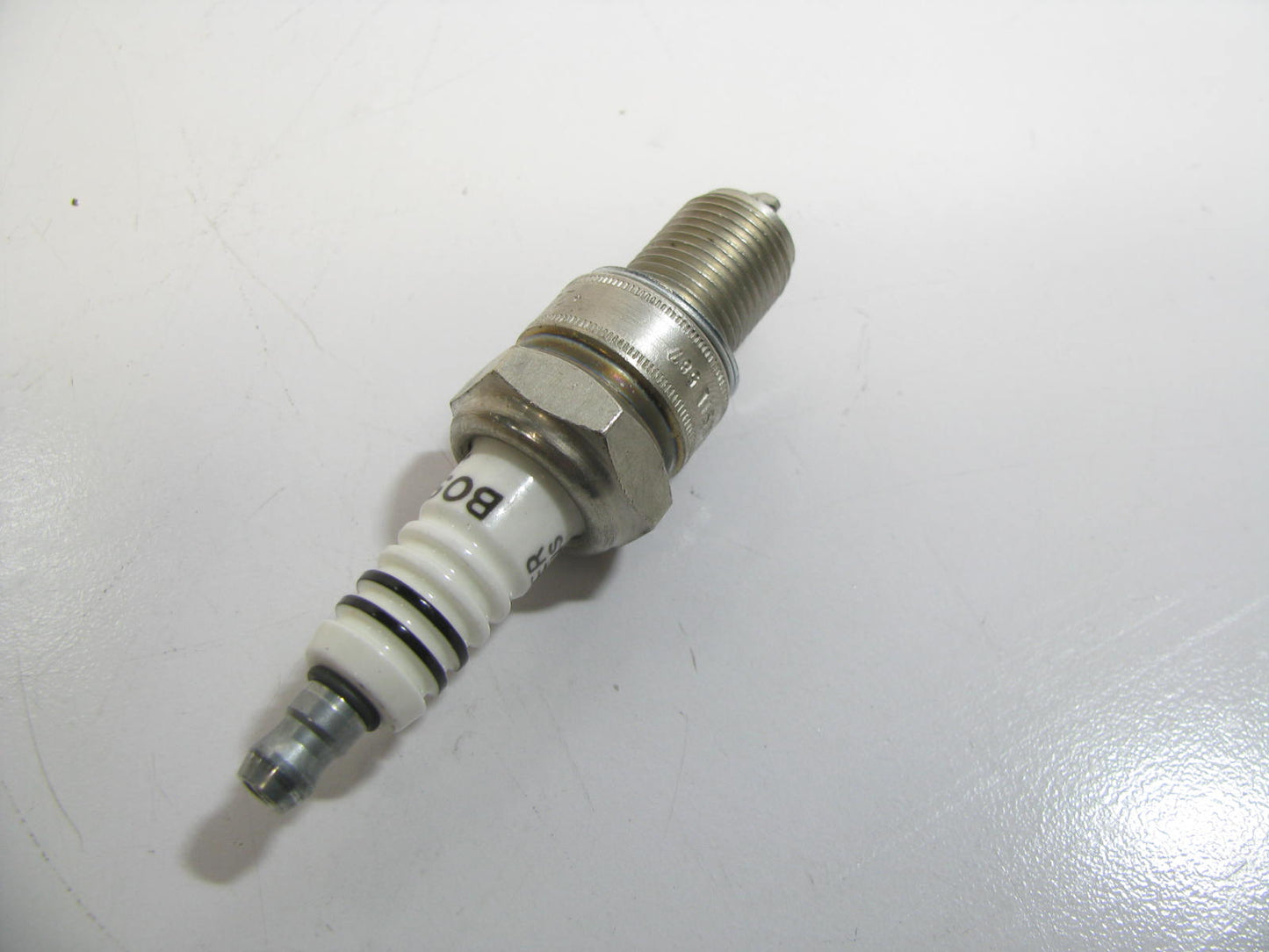 (4) Bosch 7907 Super Plus Ignition Spark Plug - Nickel