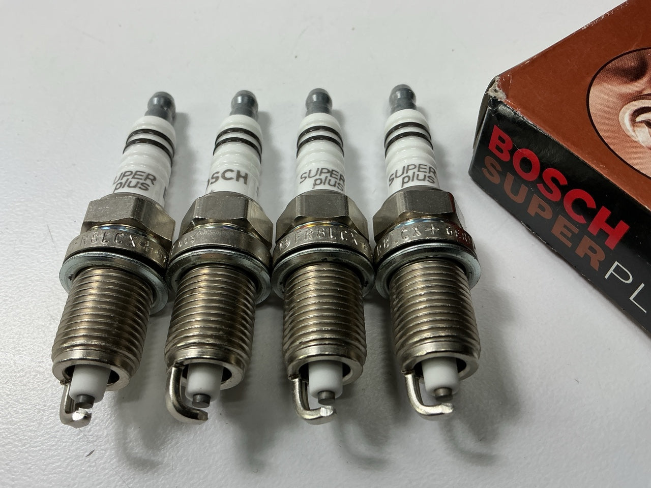 (4) Bosch 7962 Ignition Spark Plugs