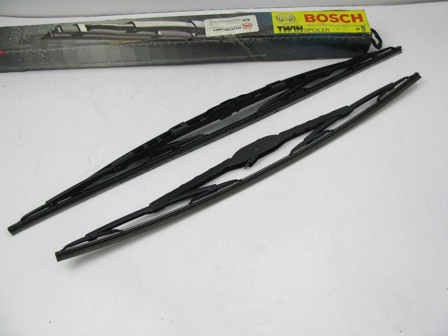 New Pair Of Bosch Windshield Wiper Blades 801S 600/530mm 24'' 21''