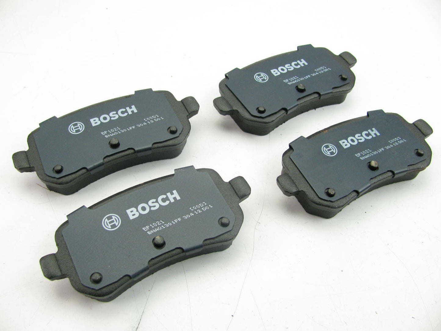 Disc Brake Pad Set-Quietcast Pads With Hardware Rear Bosch BP1021