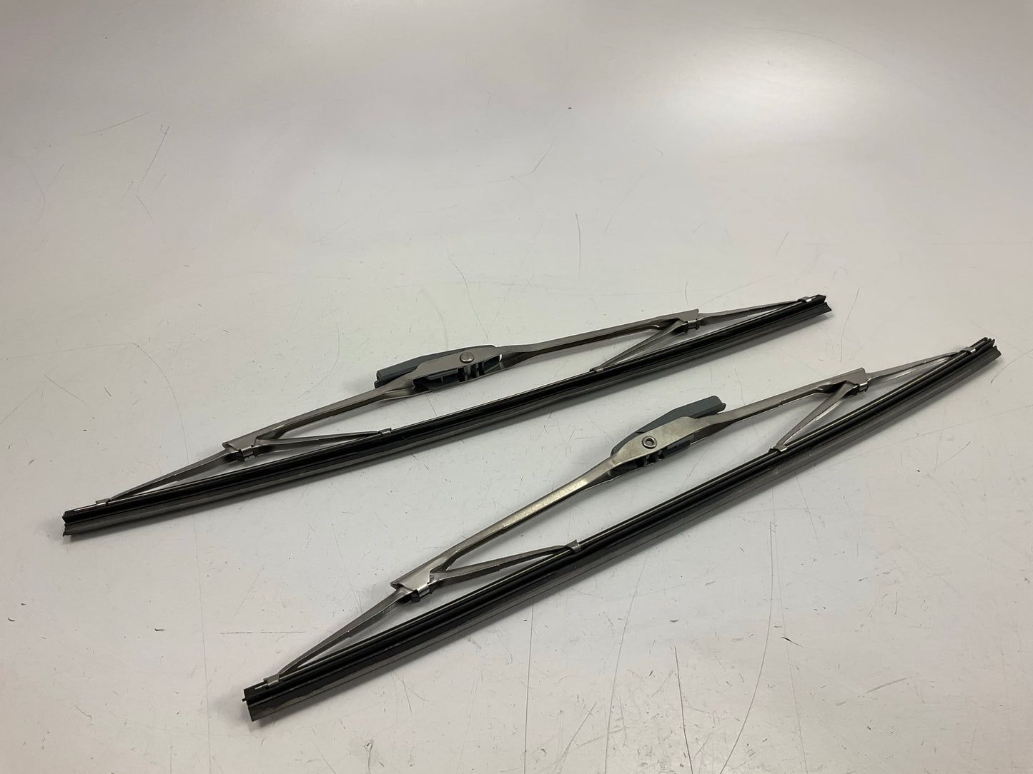 Vintage Bosch WBA105 Wiper Blades -PAIR- For  Alfa, BMW,Ferrari, Bentley, Fiat