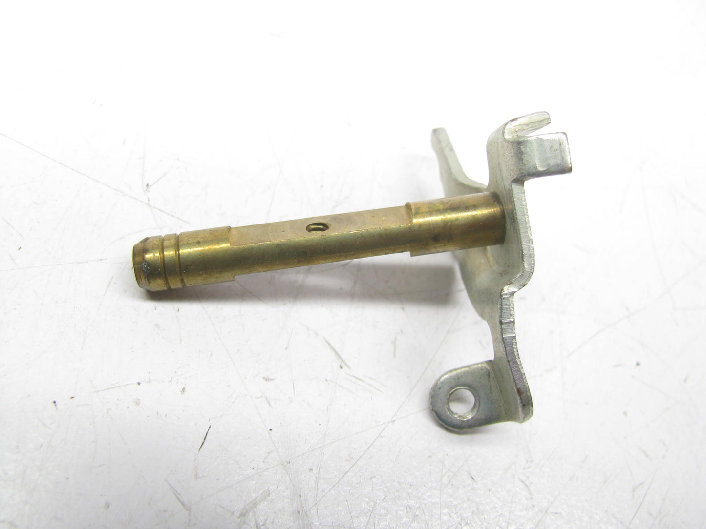 Briggs & Stratton 394588 Throttle Shaft