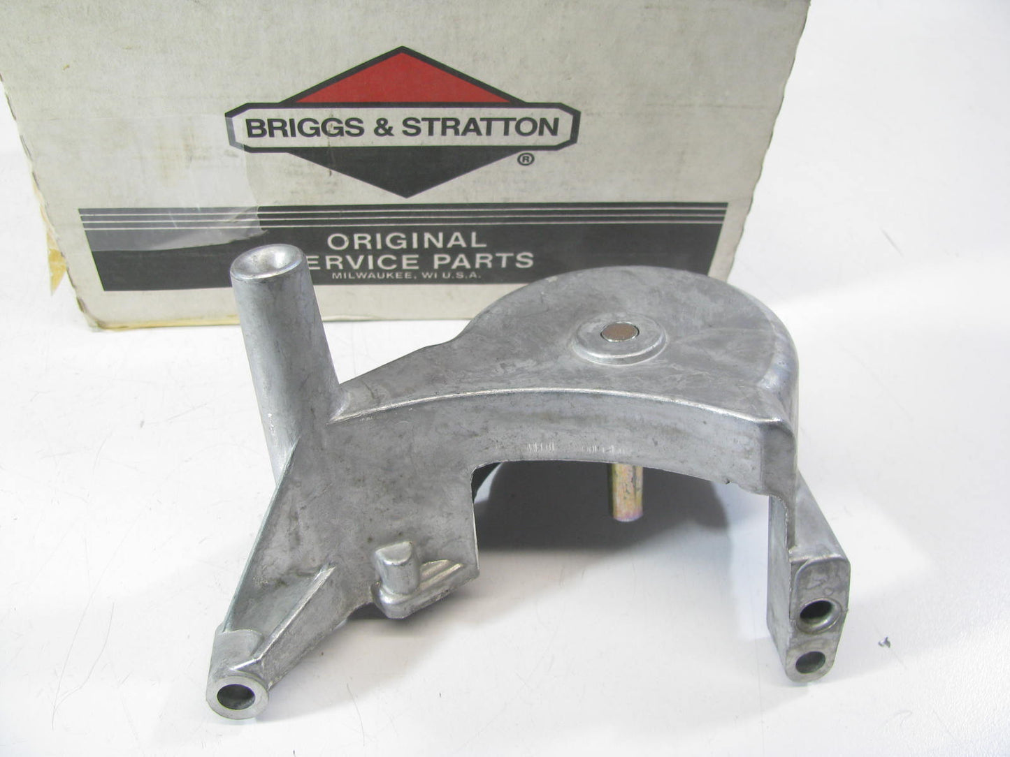 Briggs & Stratton 395914 Vertical Starter Housing - 392993 299947