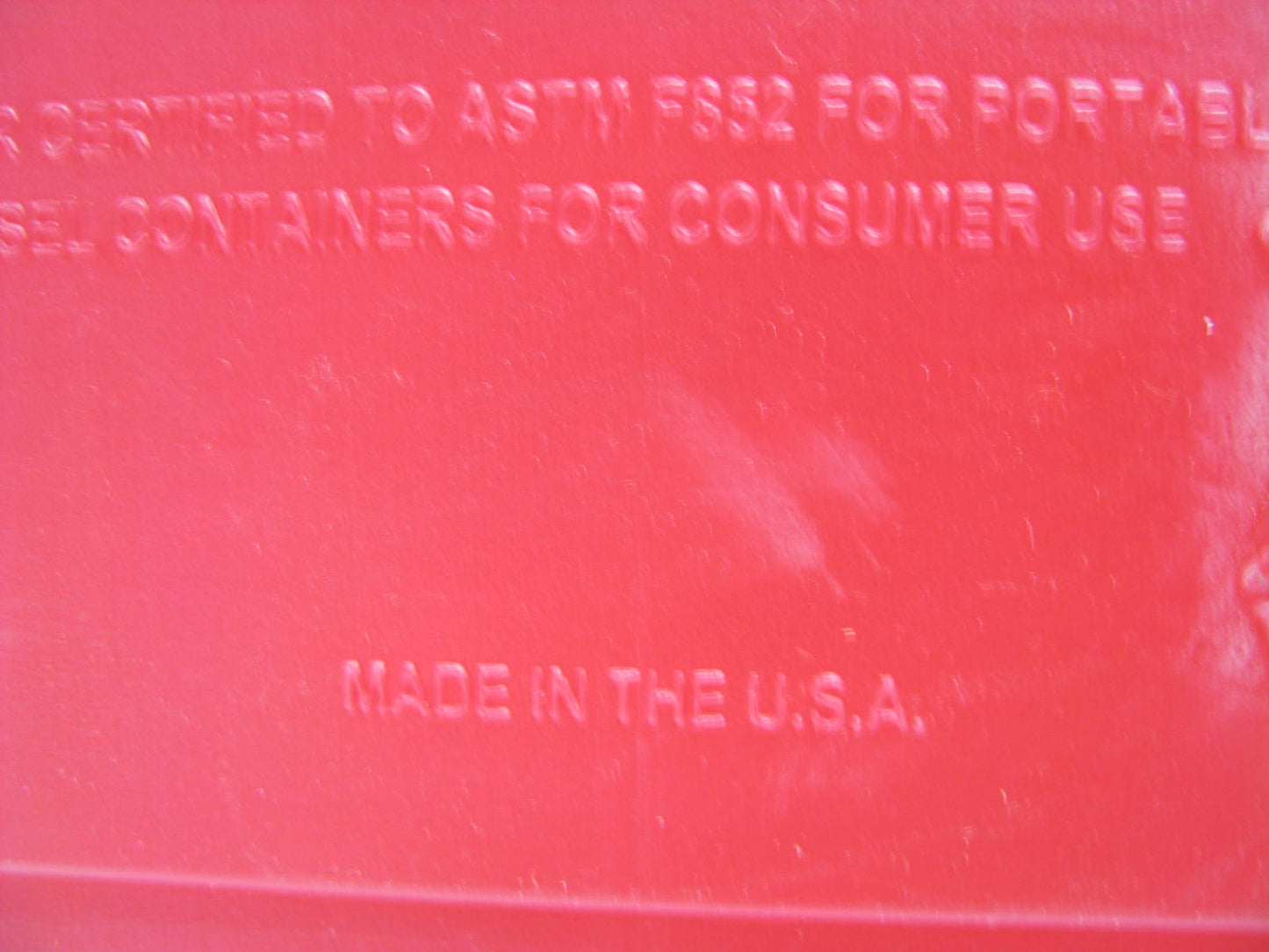 Briggs & Stratton GB351SL Press 'N Pour Gas Gasoline Can Container 5 Gallon Red