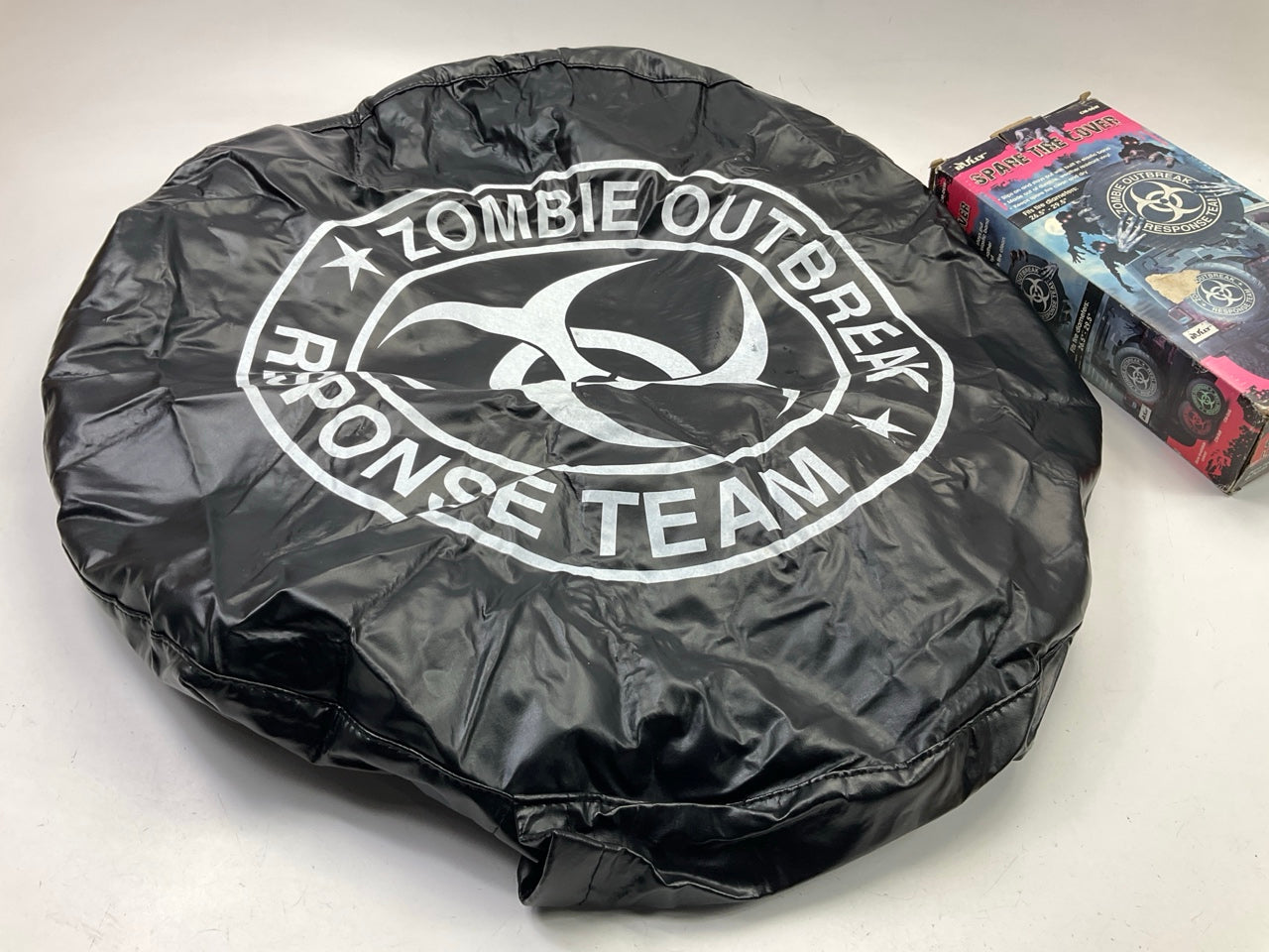 Bully SMALL 26.5'' - 29.5'' White Zombie Black Spare Tire Cover Protector For Jeep