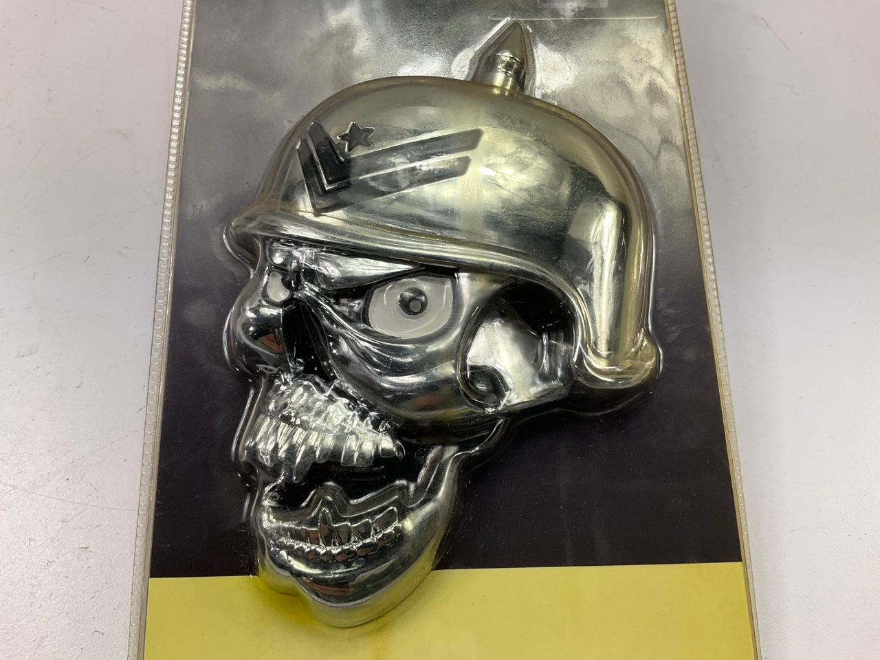 Bully TT-156 Stick-on Truck Skull Emblem