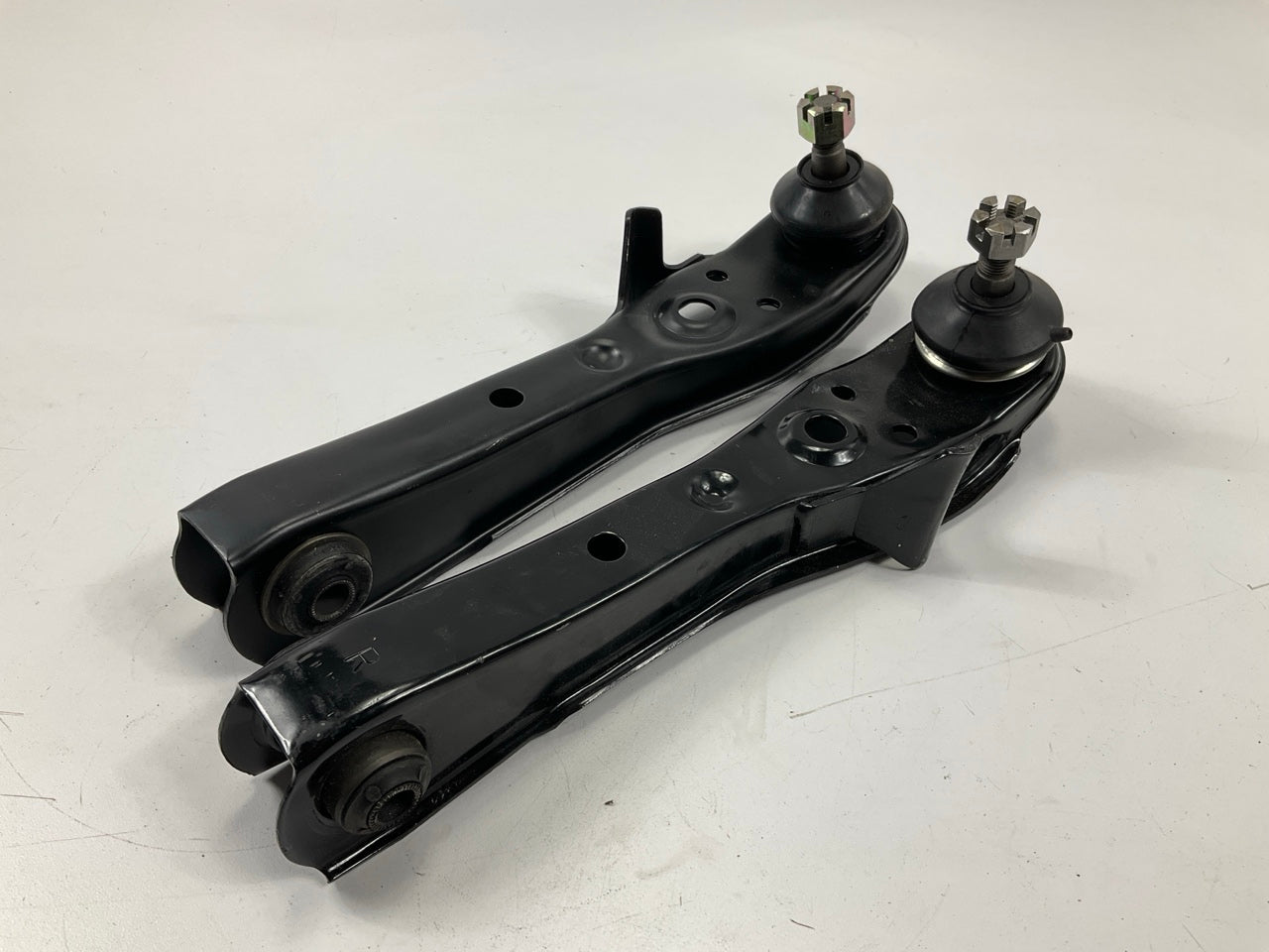 UNBOXED - 10843-10844 Front Lower Control Arm & Ball Joints 79-82 Toyota Corona