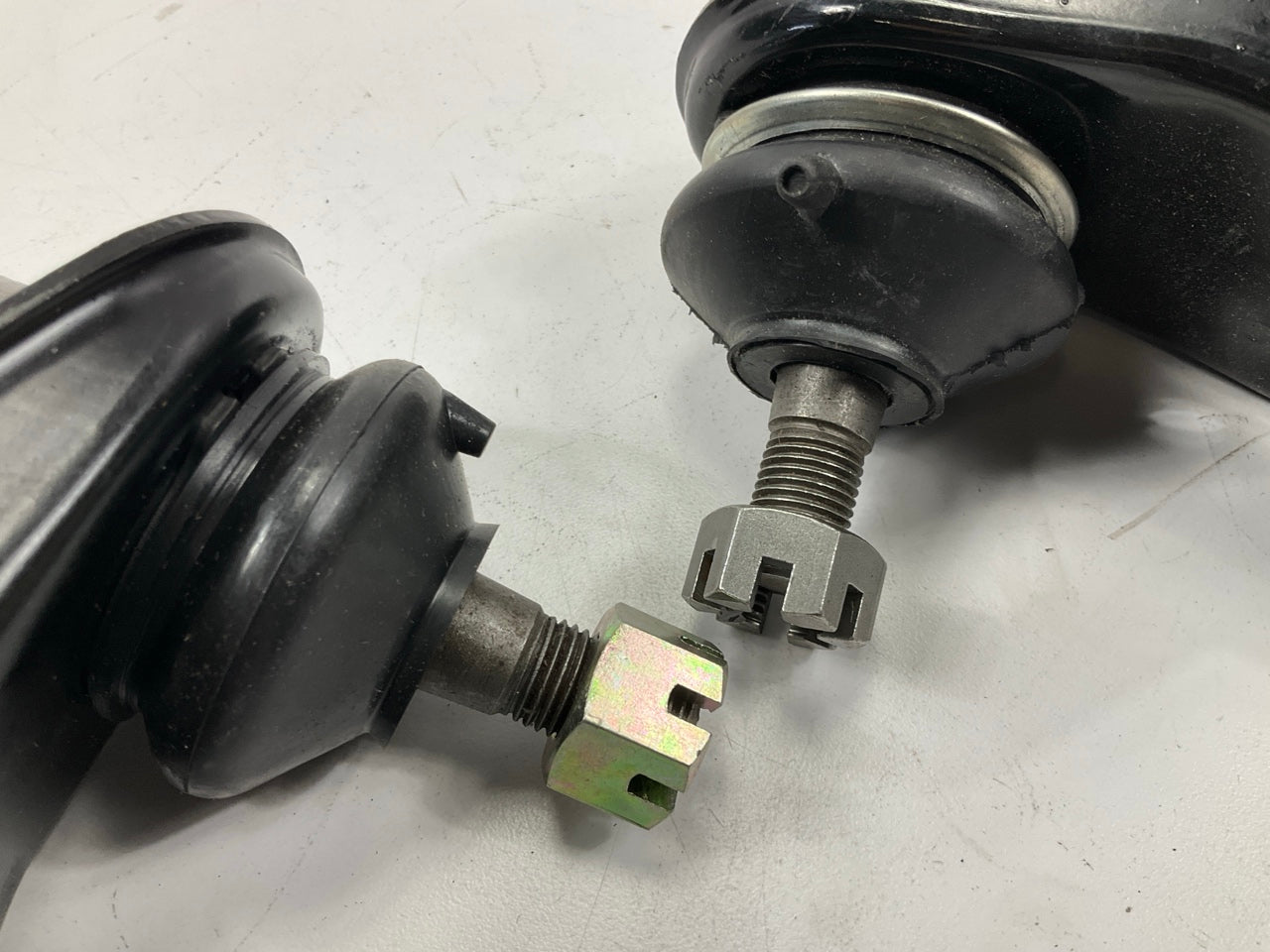 UNBOXED - 10843-10844 Front Lower Control Arm & Ball Joints 79-82 Toyota Corona