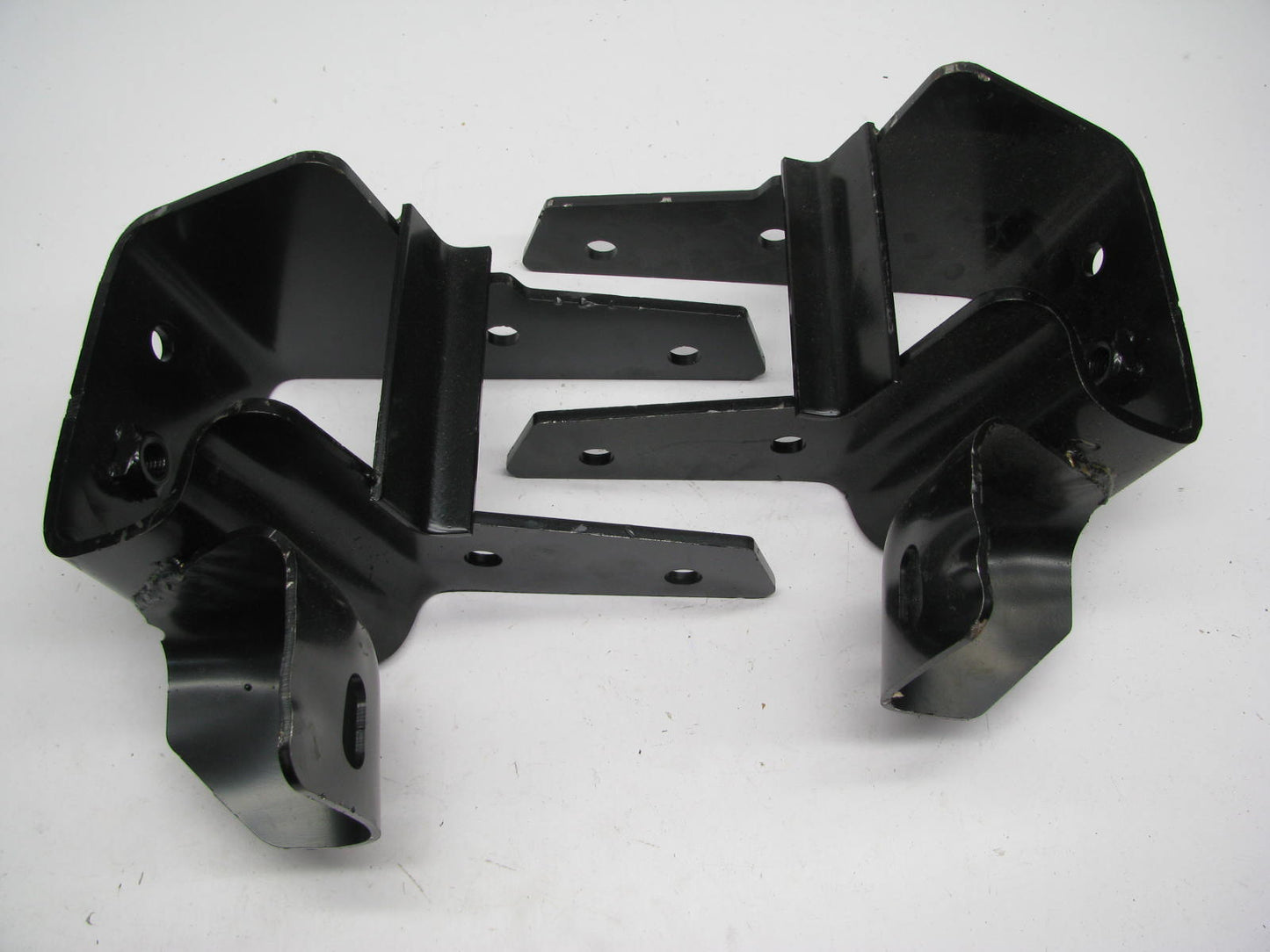 Front Left And Right Side Bumper Bracket For 03-06 Silverado 2500, 3500HD