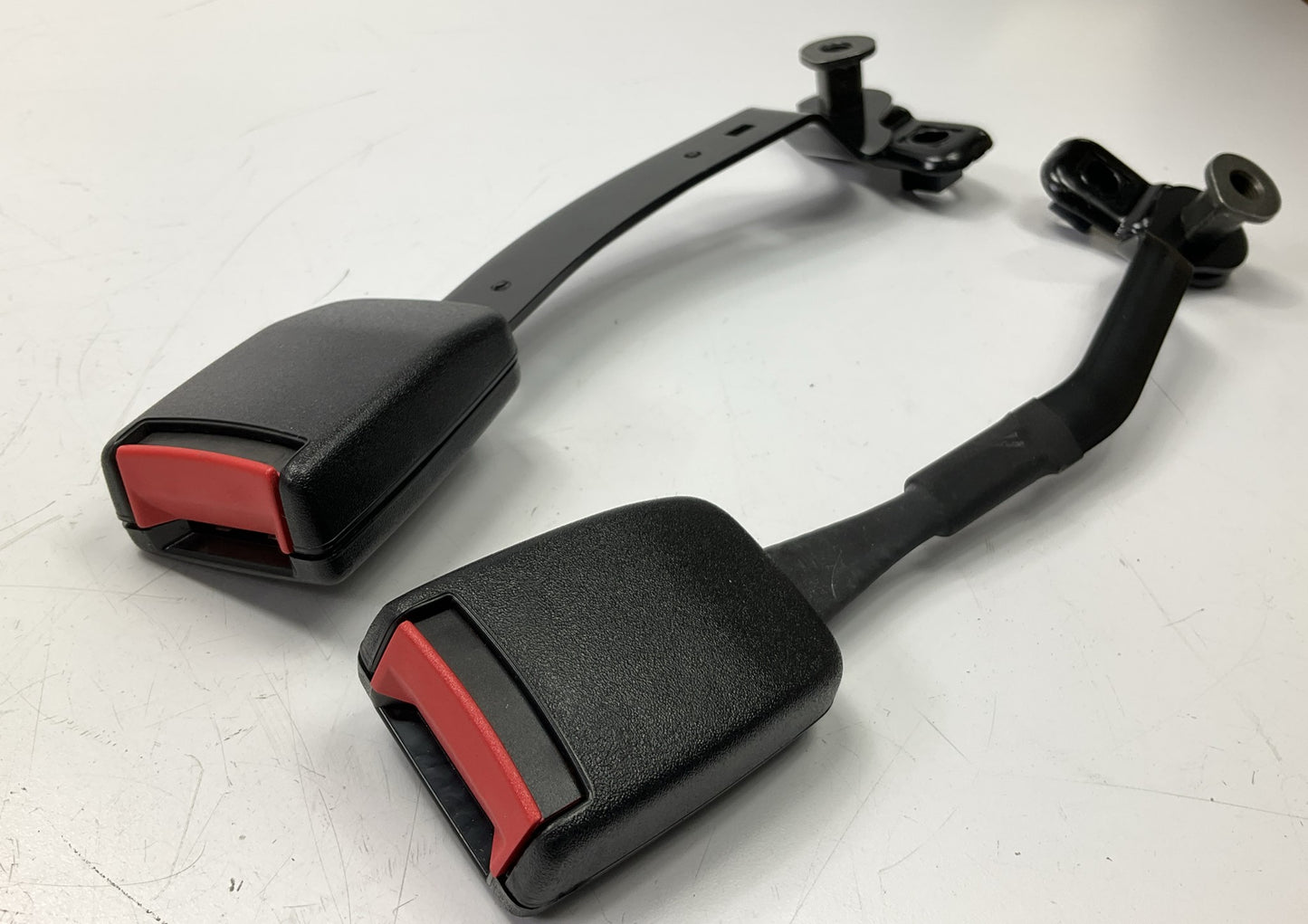 New OEM Front Left & Right Seat Belt Buckle BLACK For 2000-01 Volkswagen Golf