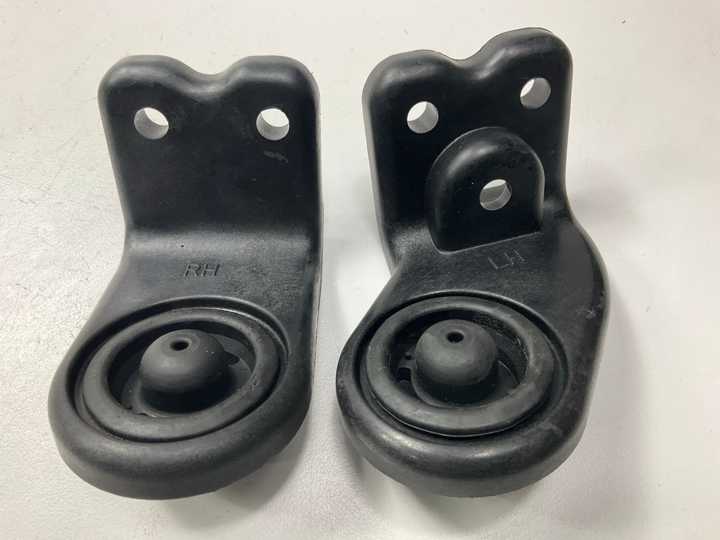 NEW Upper Right & Left Radiator Mount Bracket Set OEM For 2007-2012 Veracruz