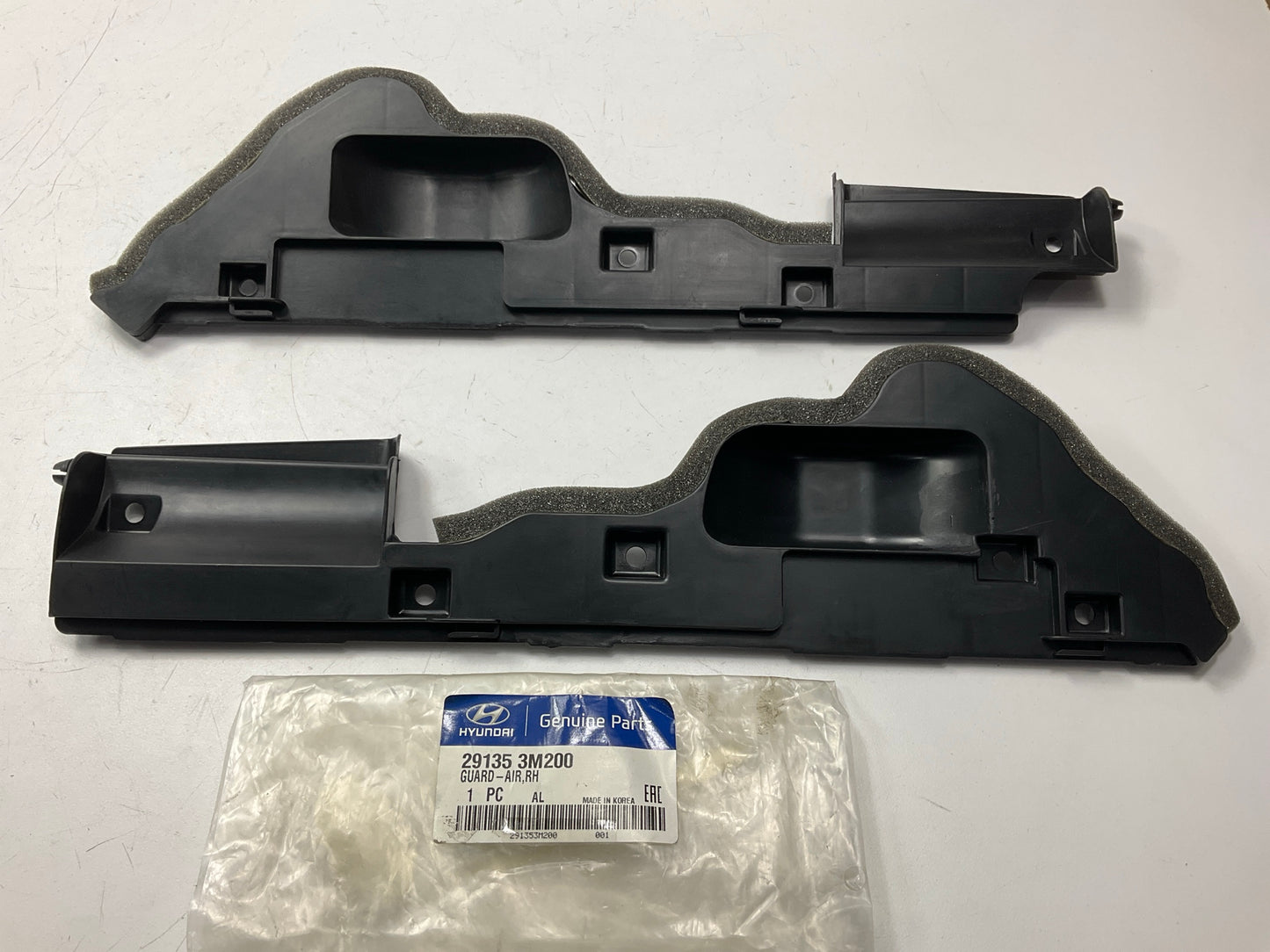 New OEM Left & Right Radiator Side Air Baffle Trim Support For 09-14 Genesis