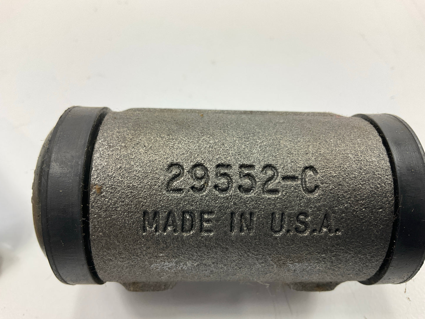 Bendix 33748 & 33749 Front Drum Brake Wheel Cylinder - Front Left & Right Set