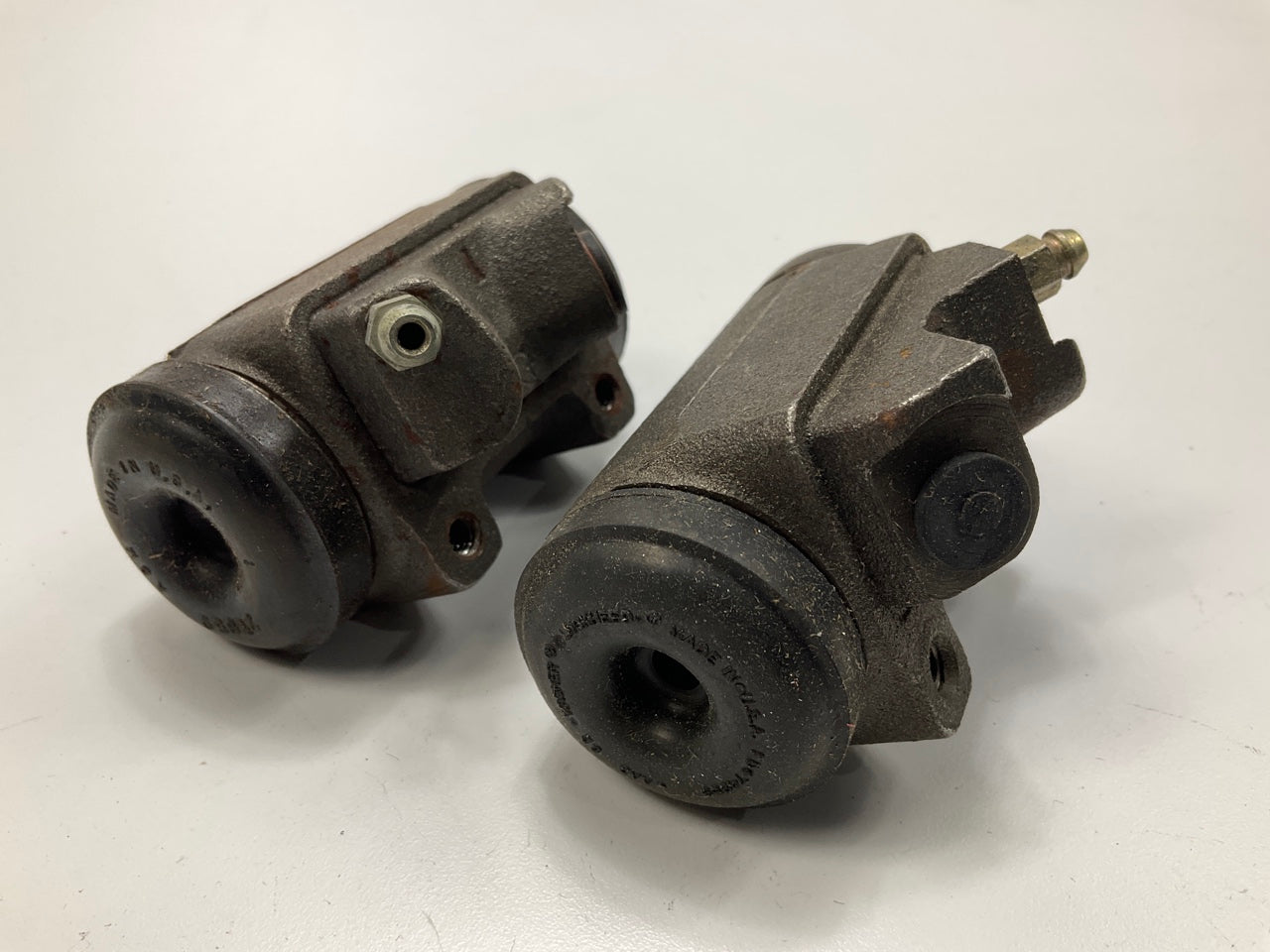 NAPA 37286 37287 Front Drum Brake Wheel Cylinders, Left & Right, With 10'' Brakes
