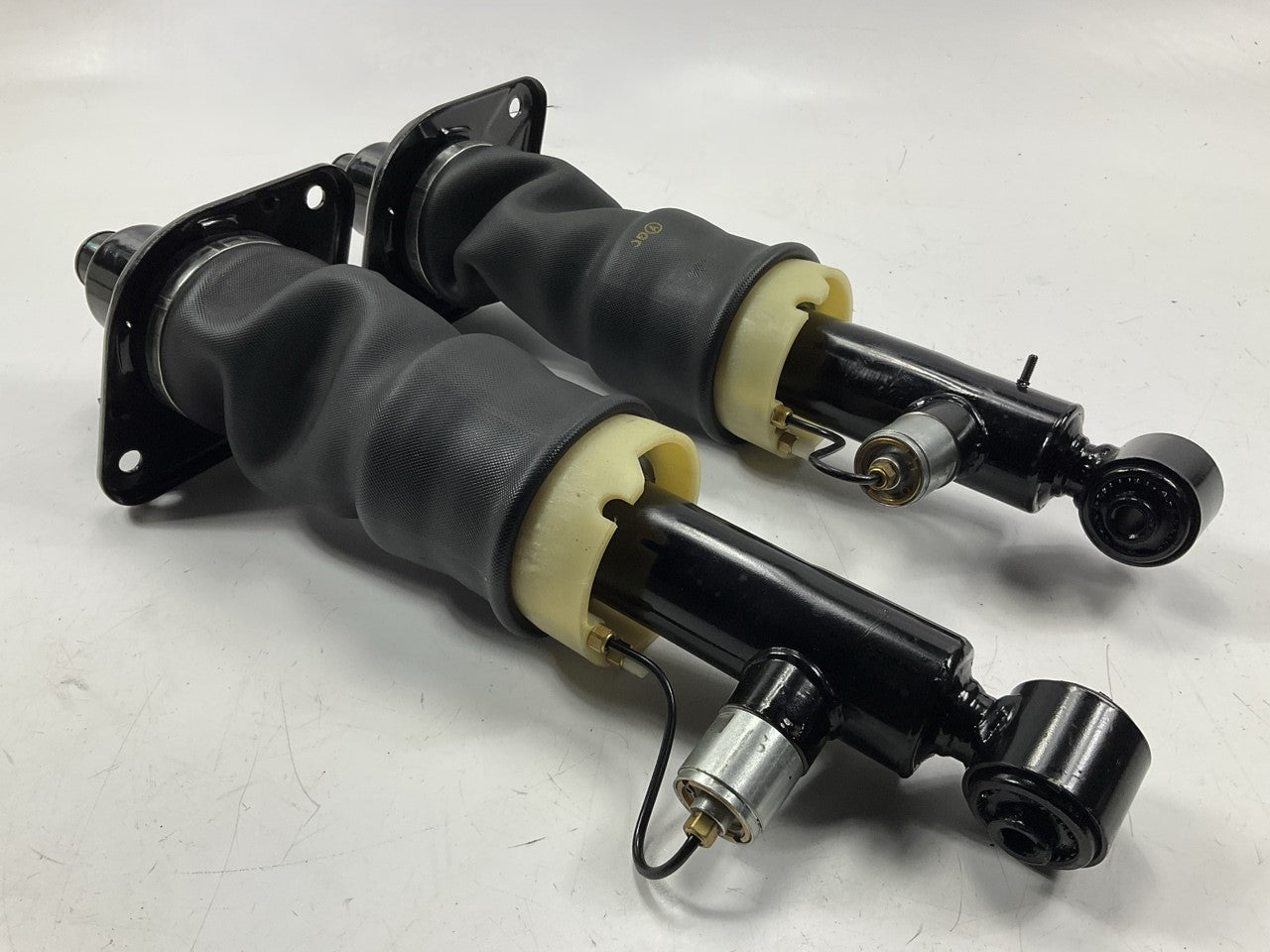 Cardone 4J-4001S Rear Air Suspension Struts Set 01-05 Audi Allroad Quattro AWD