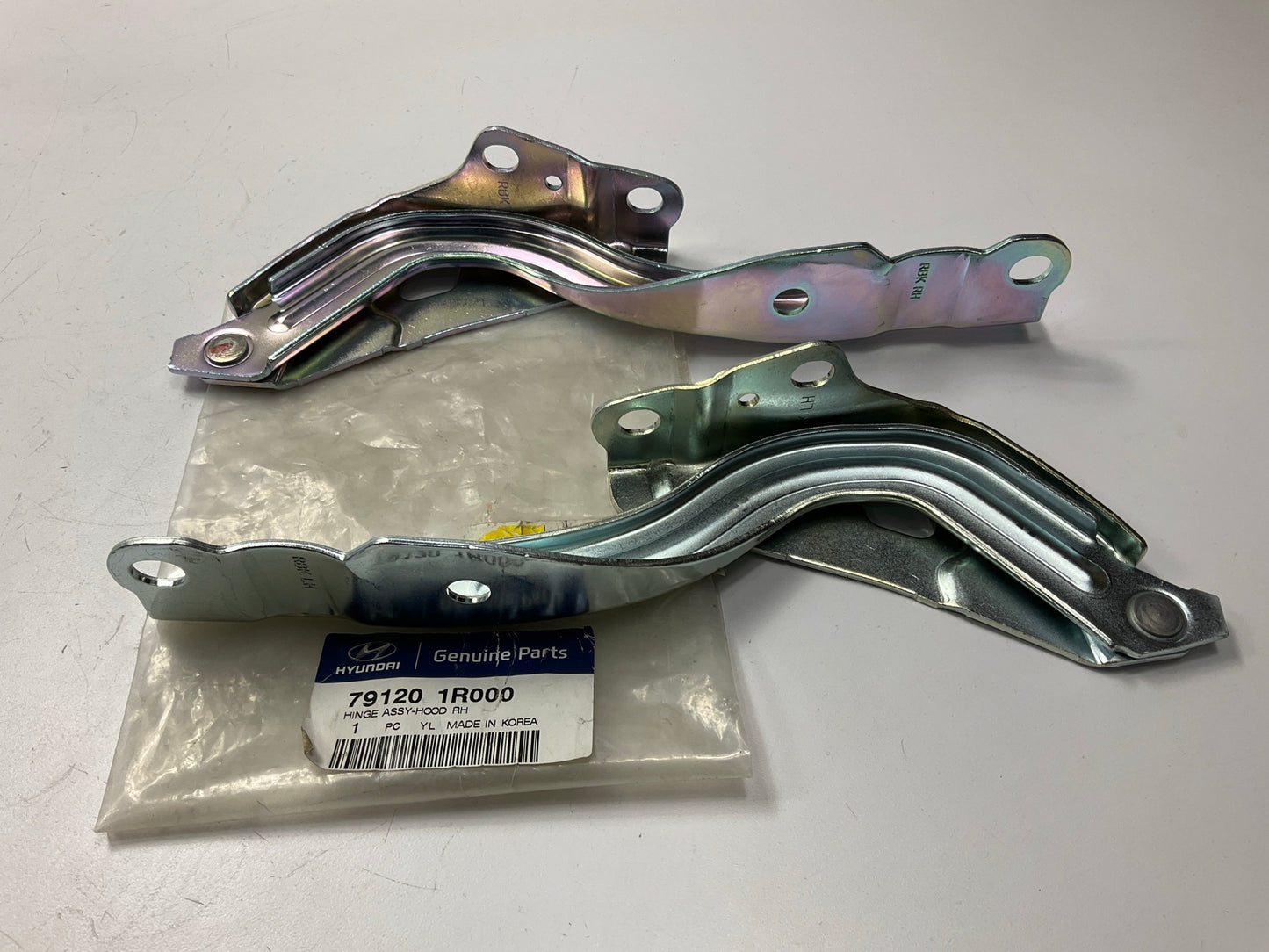 NEW Hood Hinge Set, Left & Right OEM For 2012-2014 Hyundai Accent 791101R000