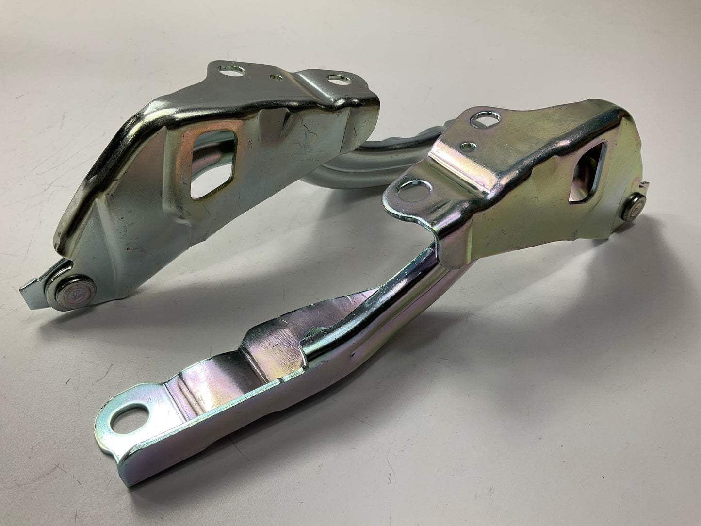 NEW Hood Hinge Set, Left & Right OEM For 2012-2014 Hyundai Accent 791101R000