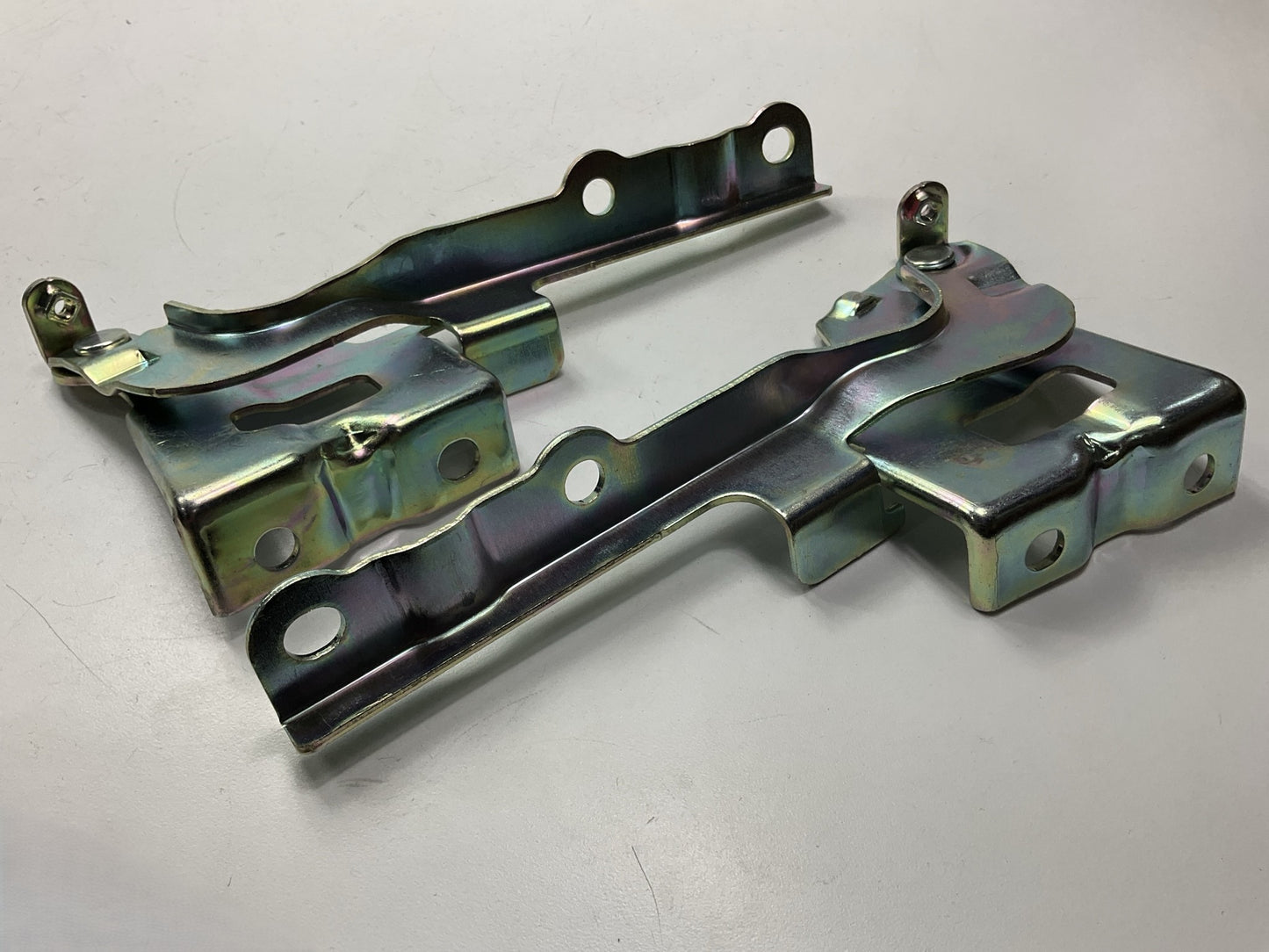 NEW GENUINE Hood Hinge Left & Right Side OEM For 10-15 Hyundai Tucson 791102S000