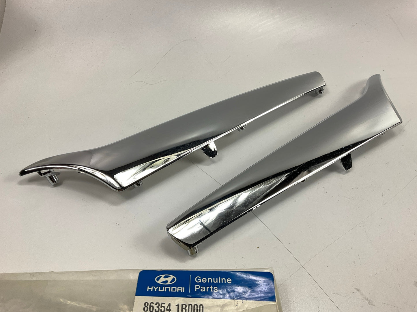 New Grille Trim Left & Right Sides Lower Chrome OEM For 12-14 Accent 863531R000