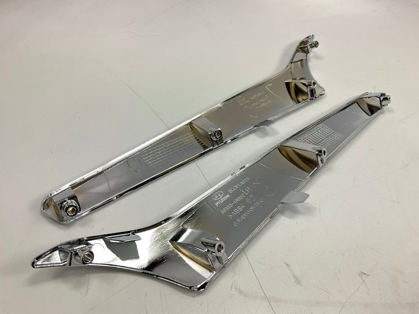 New Grille Trim Left & Right Sides Lower Chrome OEM For 12-14 Accent 863531R000
