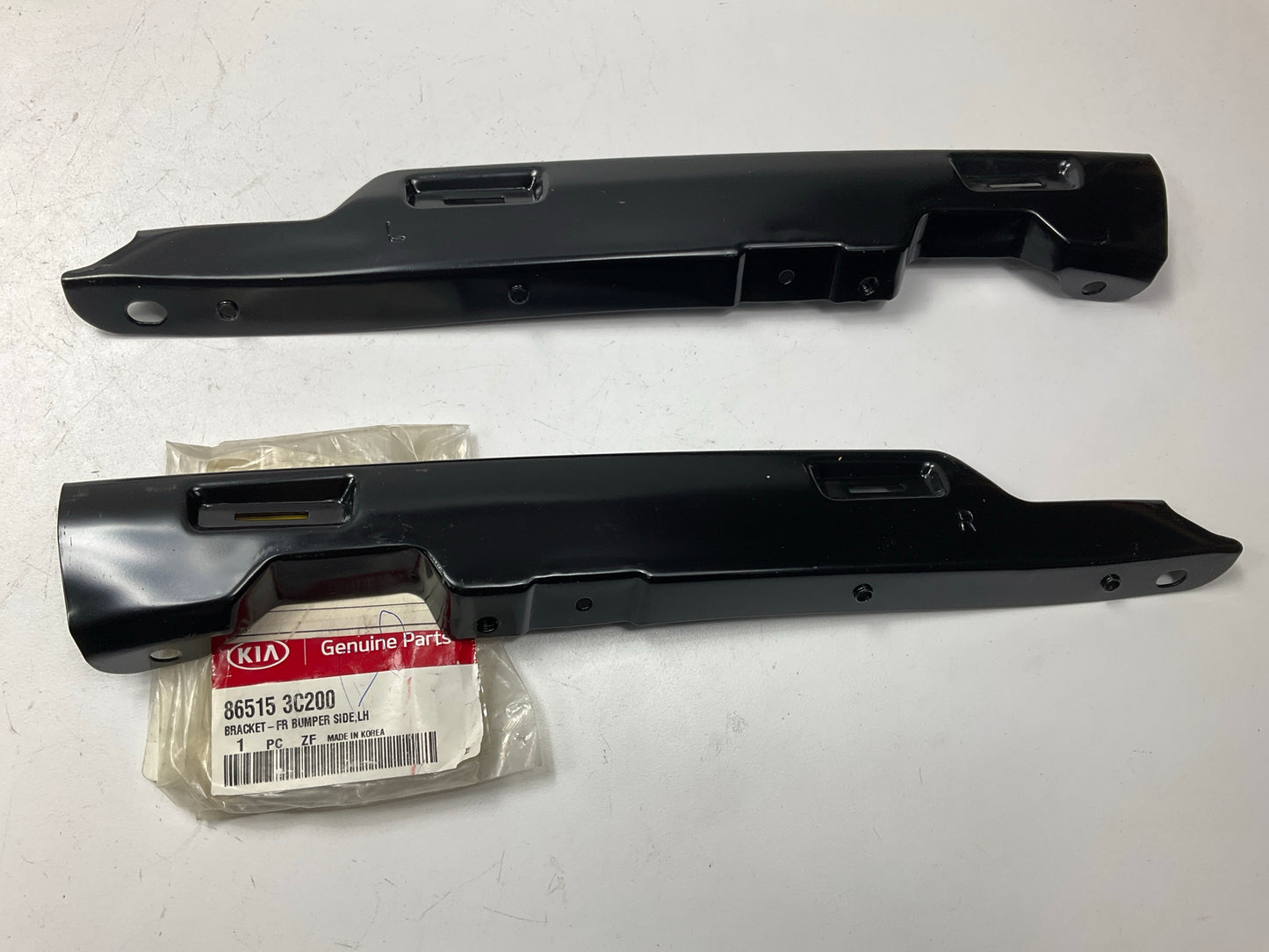New Genuine FRONT Bumper UPPER LEFT & RIGHT Side Bracket OEM For 03-06 Optima