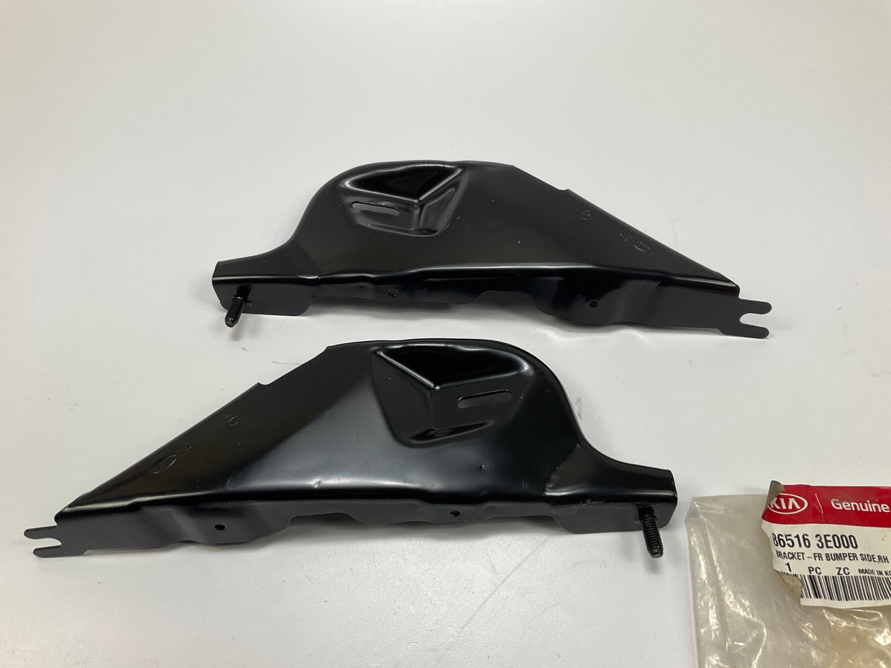 NEW Front Bumper Cover Bracket, Left & Right Side OEM For 2003-2006 Kia Sorento