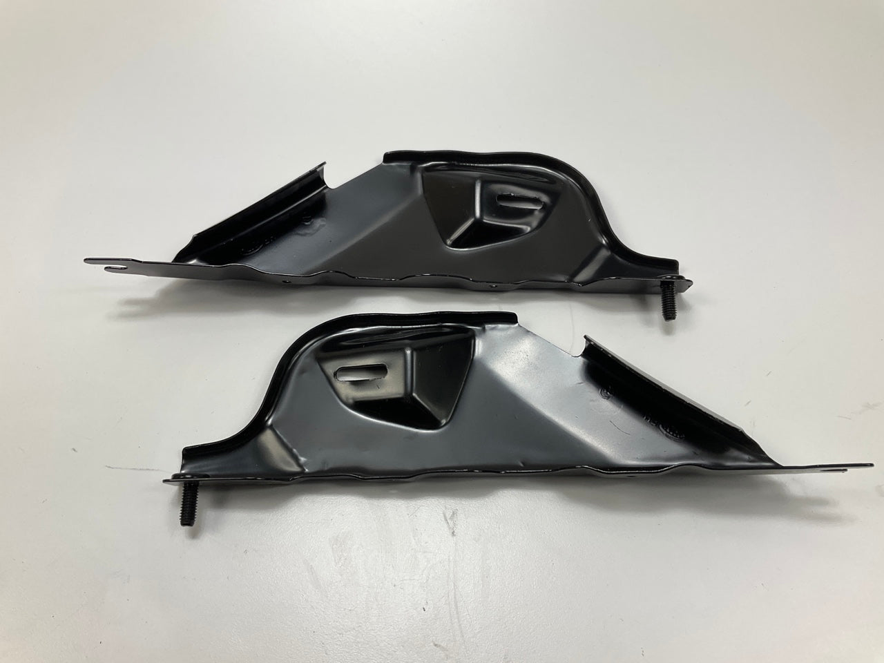 NEW Front Bumper Cover Bracket, Left & Right Side OEM For 2003-2006 Kia Sorento