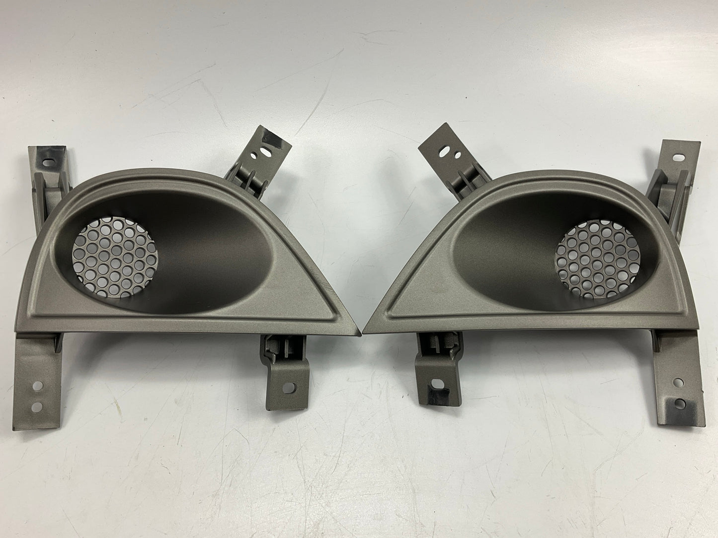 OEM Front Left & Right Bumper Blanking Cover For 07-12 Veracruz