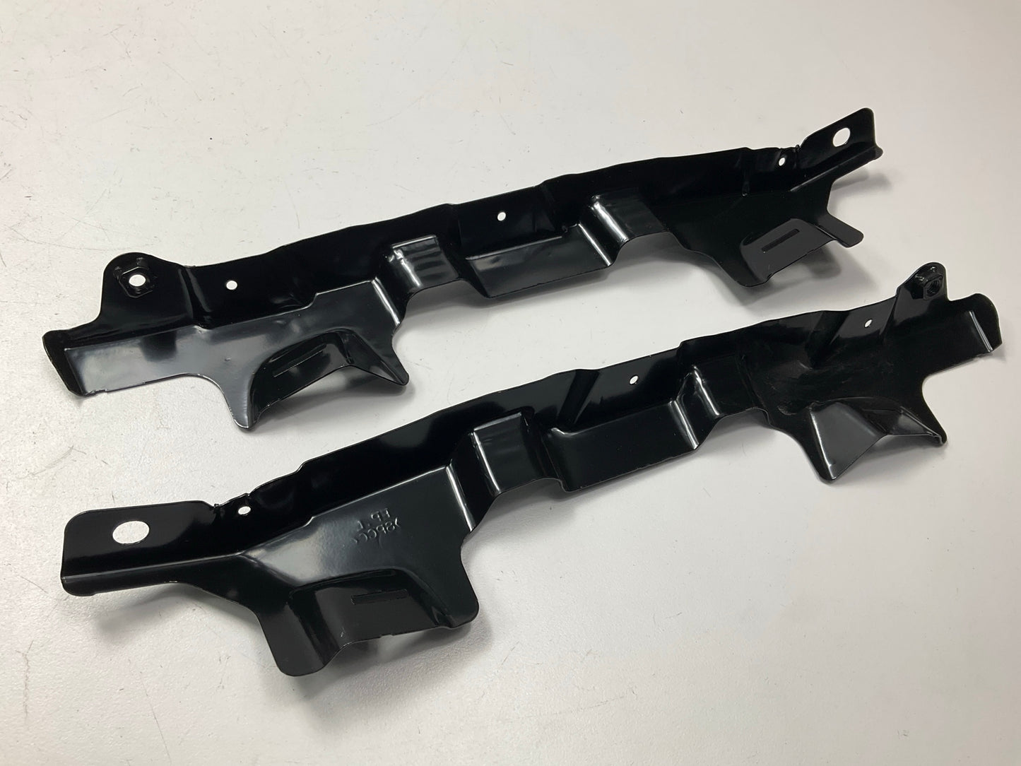 Front Bumper Cover Bracket Set, LEFT + RIGHT Side OEM For 2007-2008 Entourage