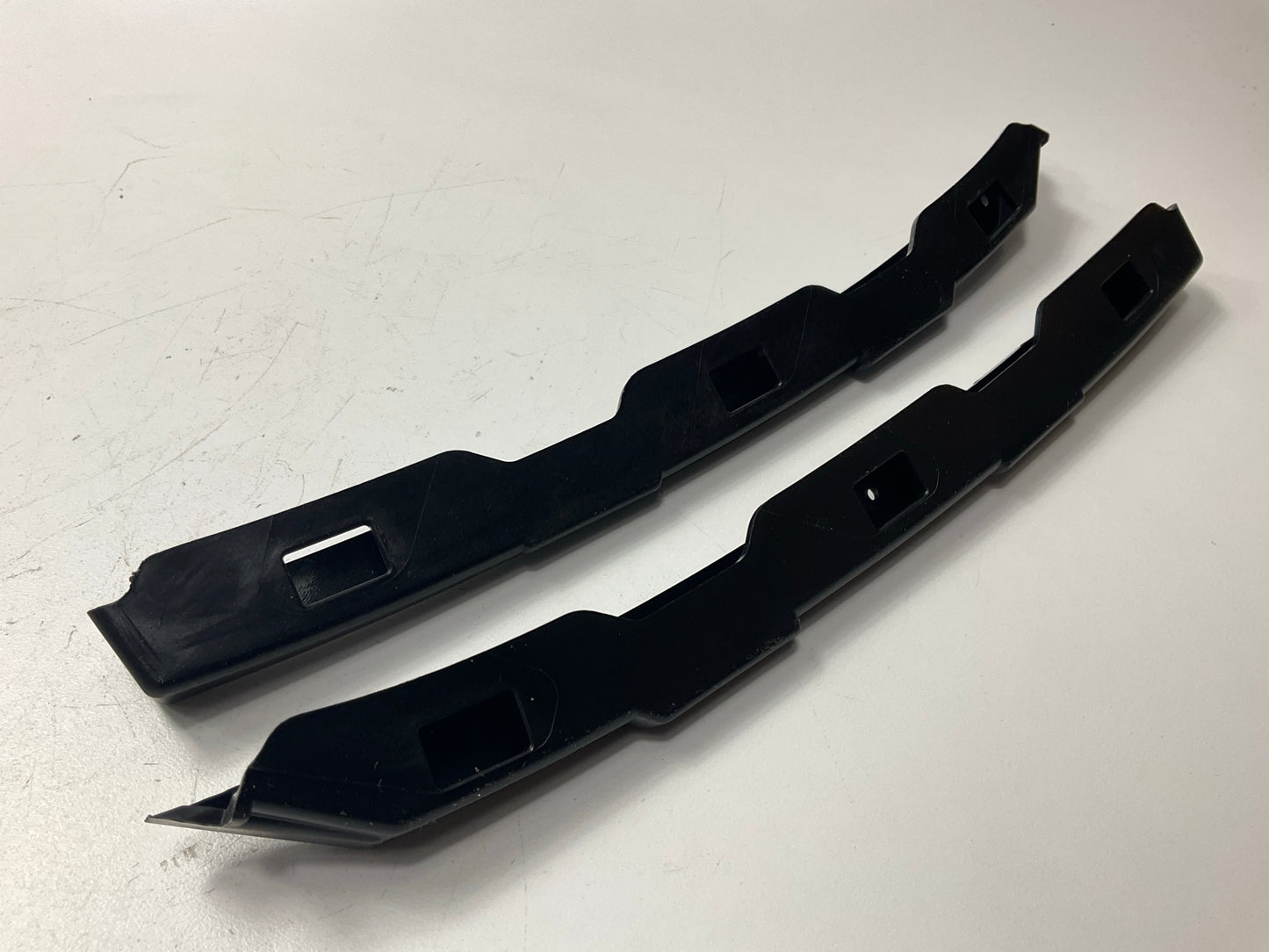 NEW OEM Front Bumper Bracket Retainer Left + Right Set For 11-16 Elantra Sedan