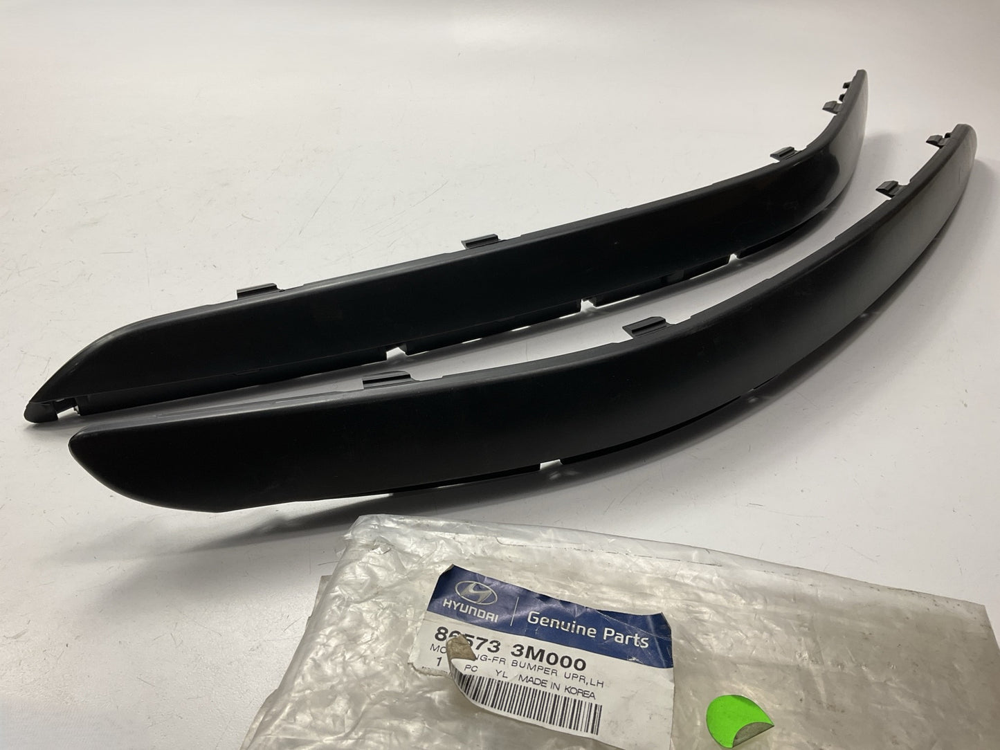Front Bumper Upper Left & Right Side Trim Moulding Set OEM For 2009-2011 Genesis