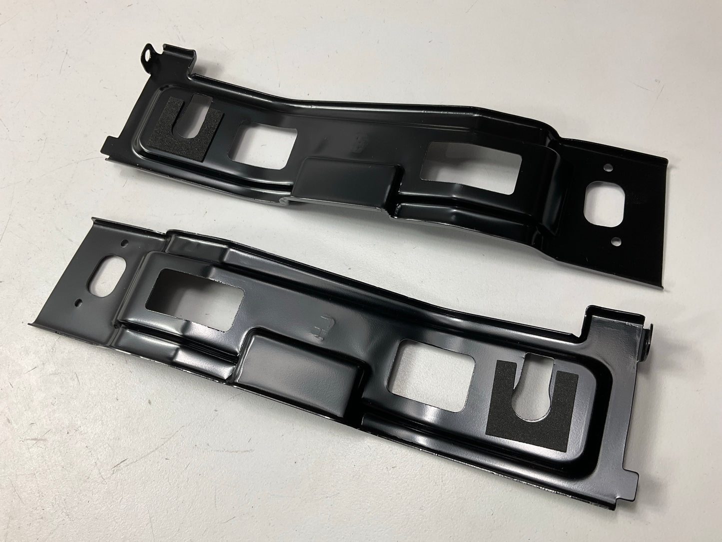 New OEM Front Bumper Support Upper Bracket Set, Left & Right For 13-15 Sante Fe