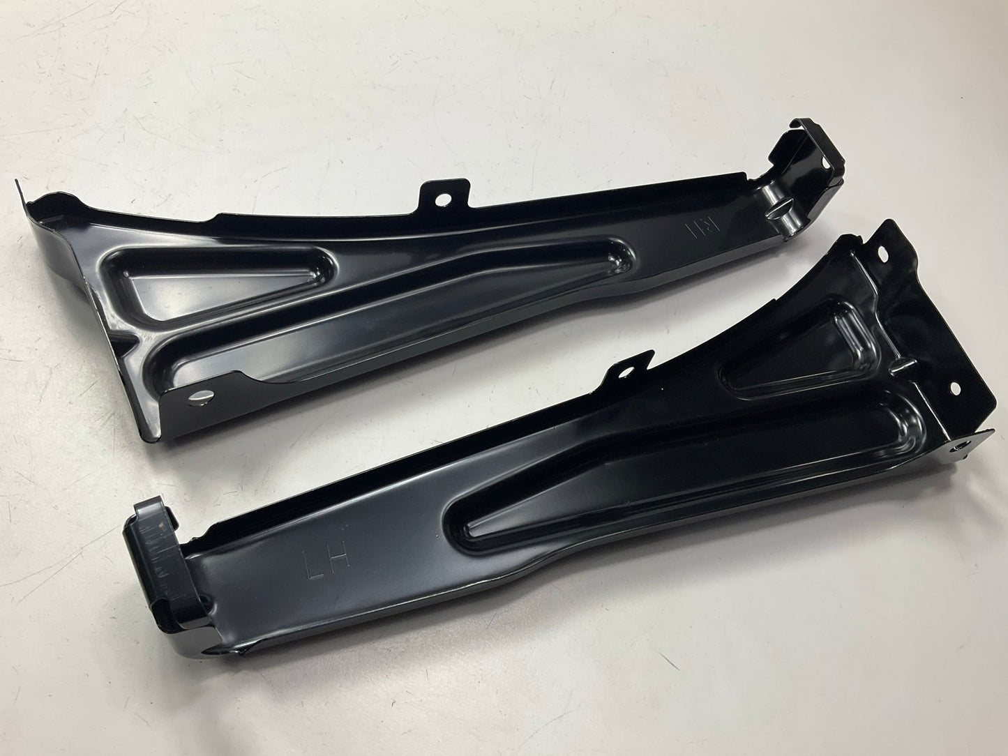 New Front Left & Right Lower Bumper Cover Bracket For 07-09 Hyundai Sorento
