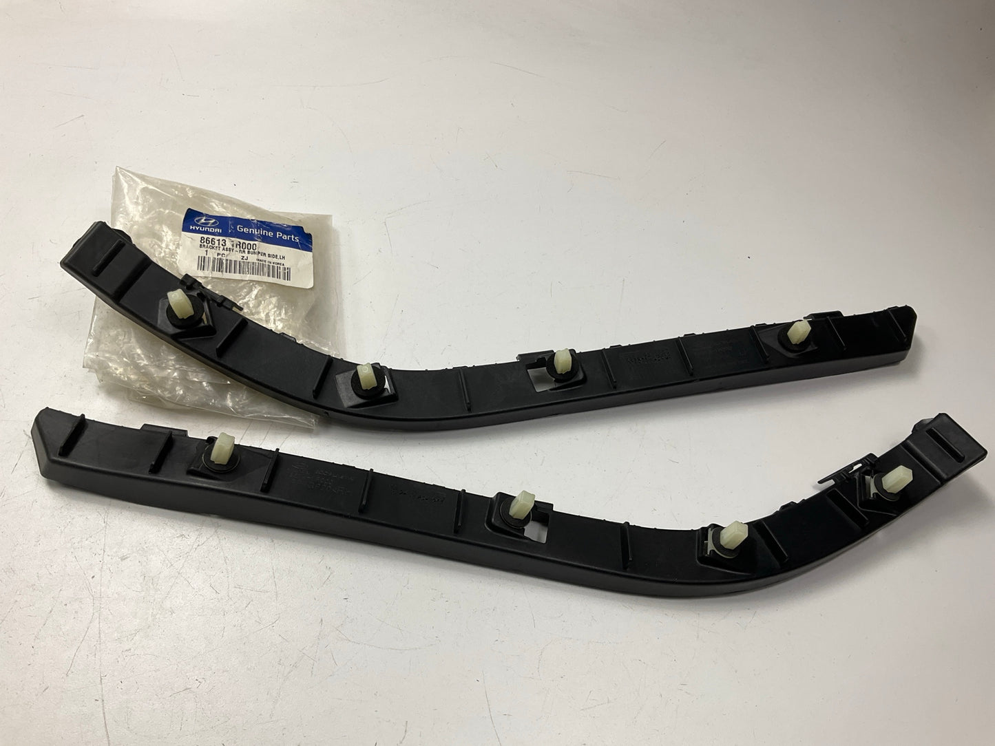 New OEM Rear Bumper Side Mount Brackets Left & Right Set For 12-14 Accent Sedan