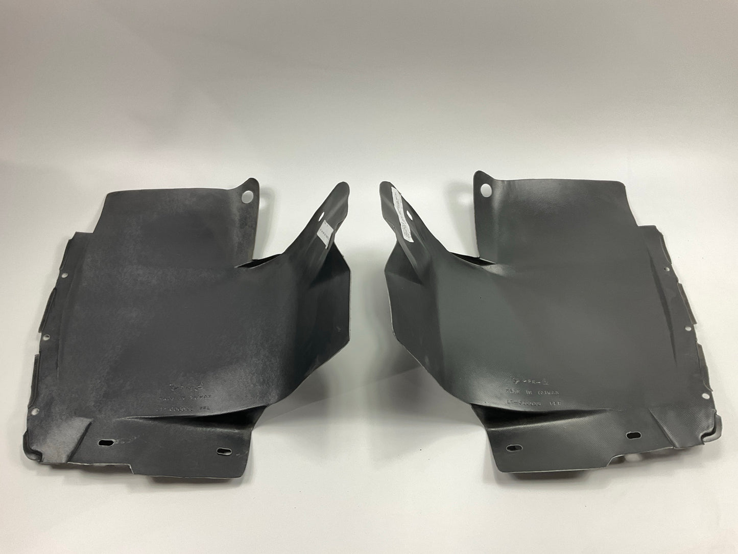 NEW AFTERMARKET - Left & Right Front Fender Liner For 2000-2005 Cadillac DeVille