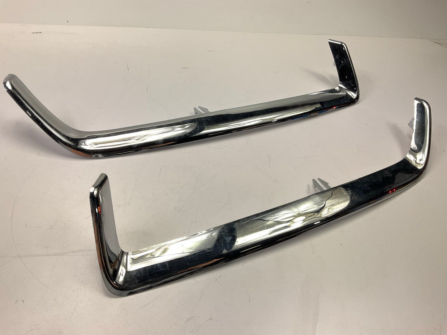 AFTERMARKET Front Right & Left Upper Grille Shell For 2003-2005 Neon